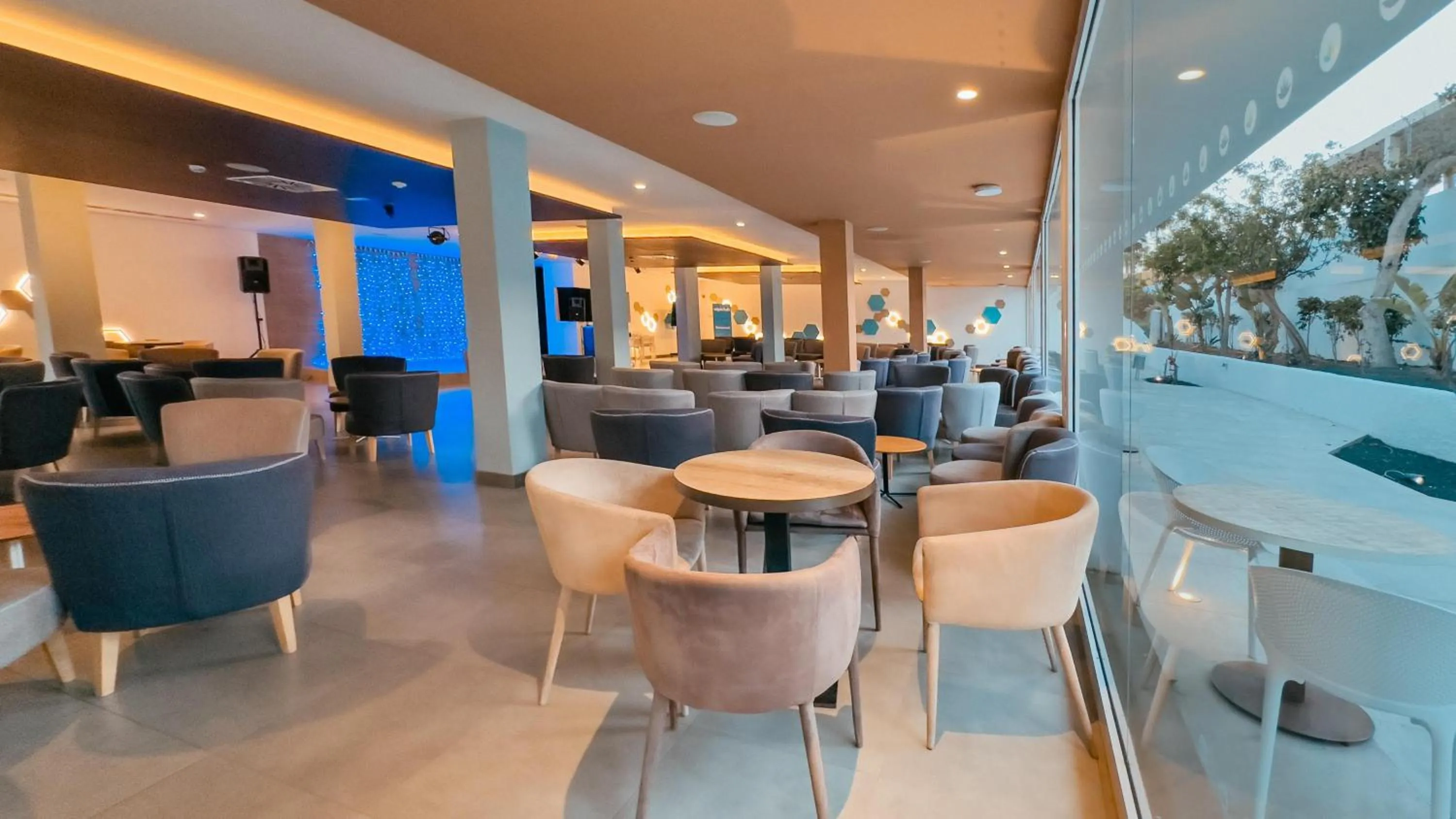 Lounge or bar in Labranda Corralejo Village