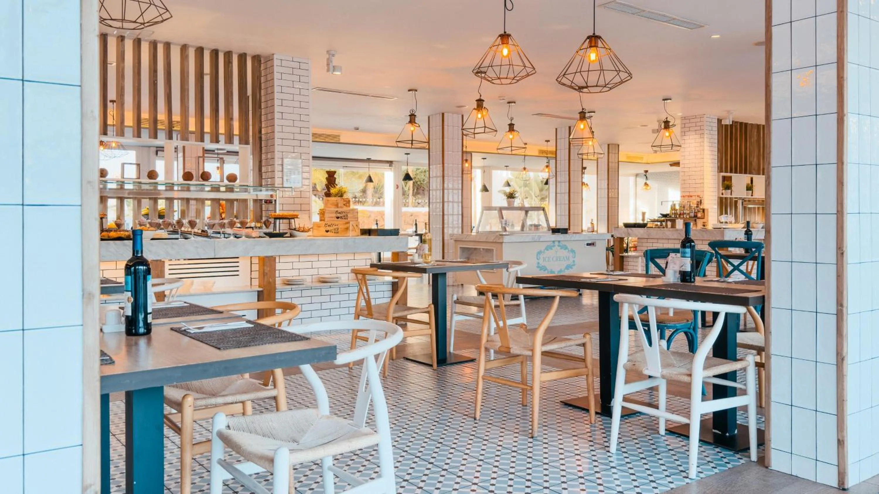 Restaurant/places to eat in Labranda Corralejo Village