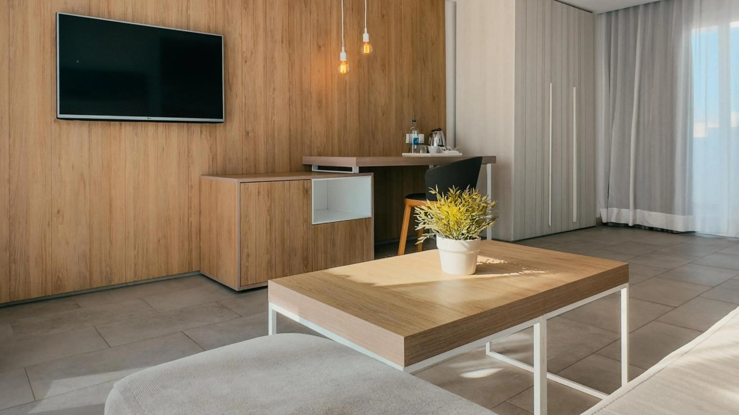 Photo of the whole room in Labranda Corralejo Village