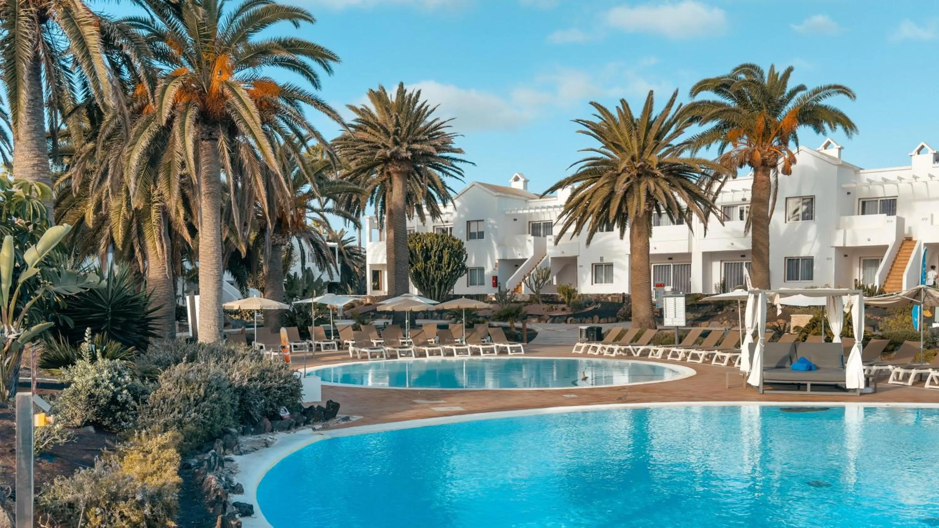 Swimming pool in Labranda Corralejo Village