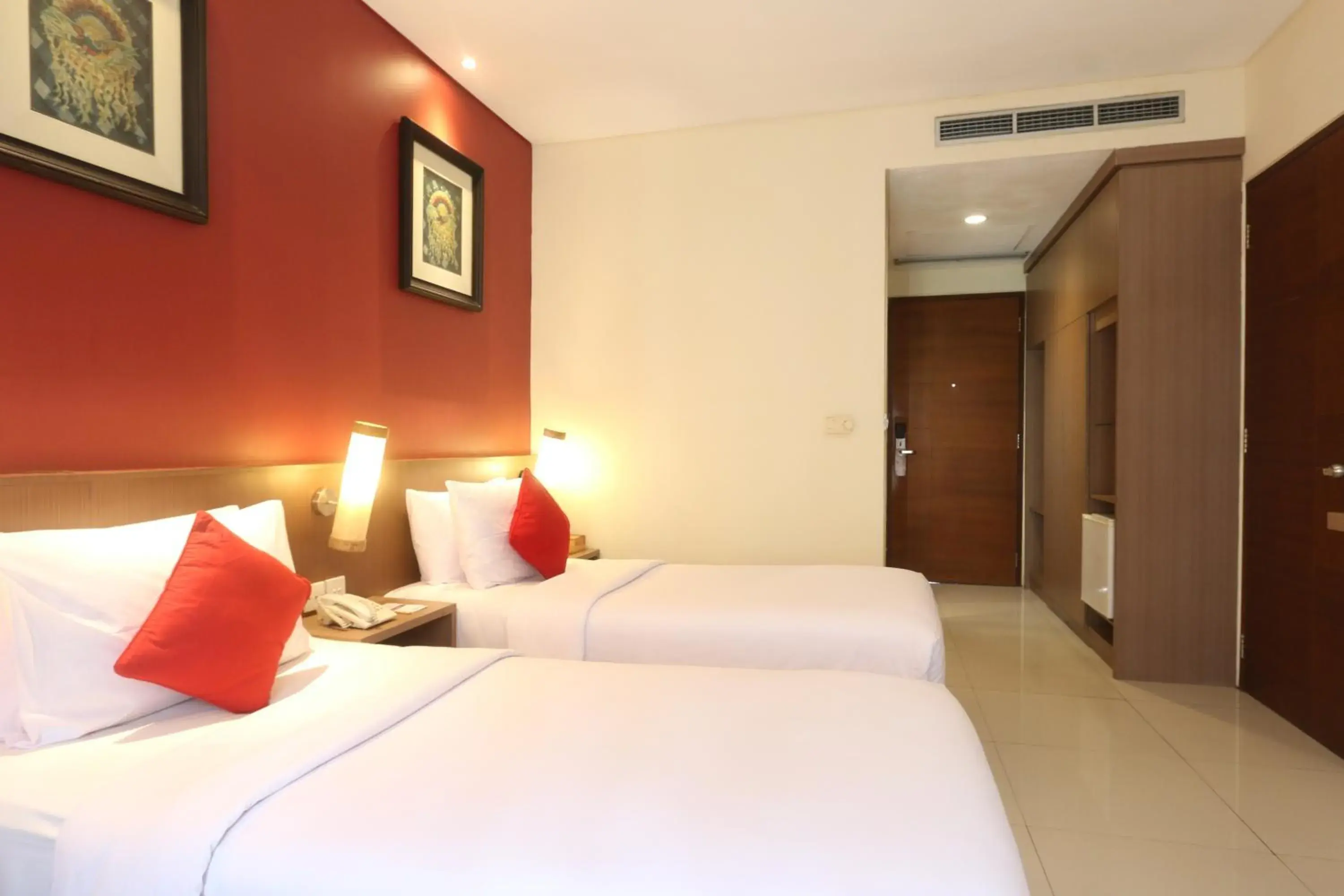 Deluxe Upper Floor Room, Twin Bed with City View in Grand La Walon Hotel Deluxe Upper Floor Room, Twin Bed with City View in Grand La Walon Hotel