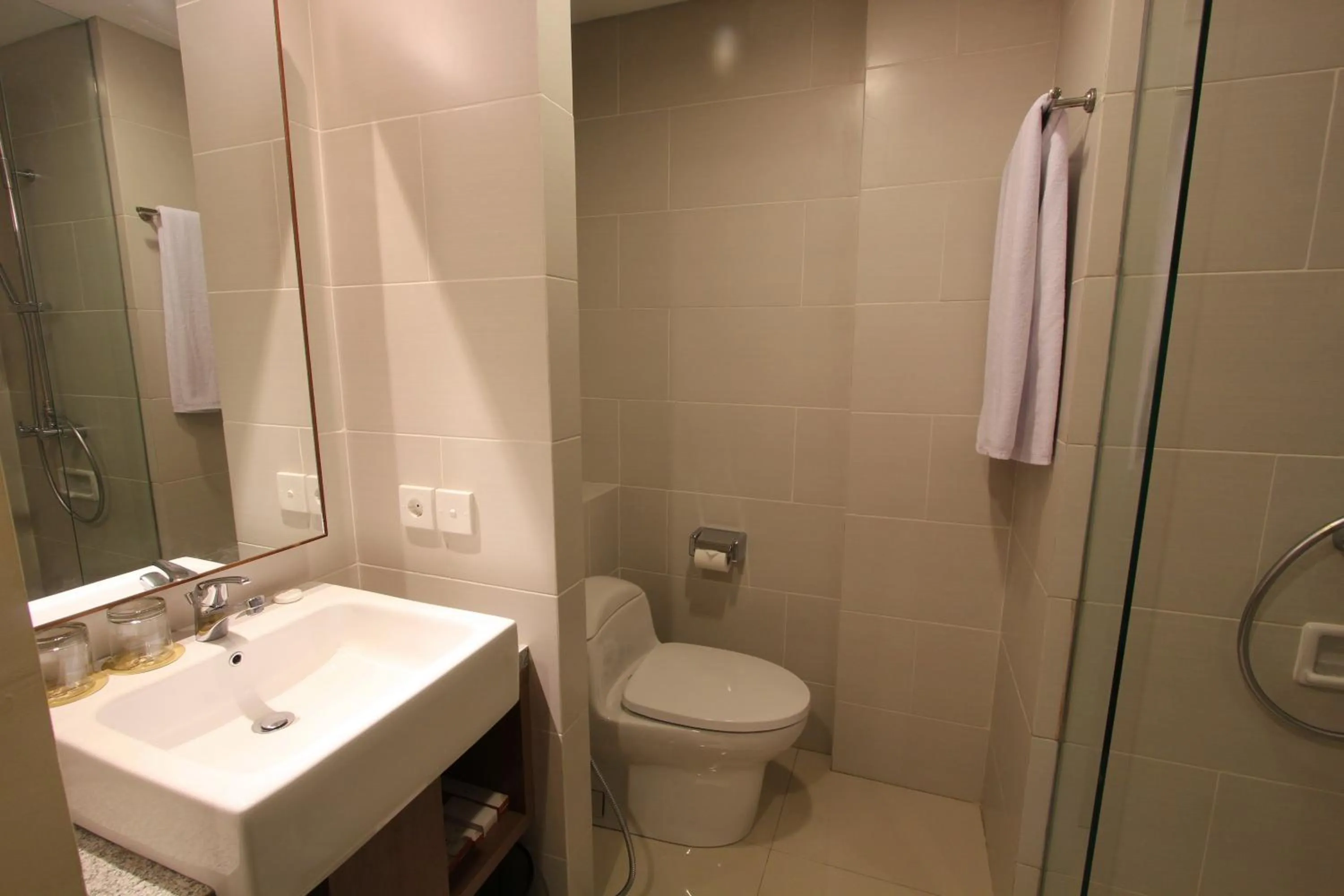 Shower in Grand La Walon Hotel