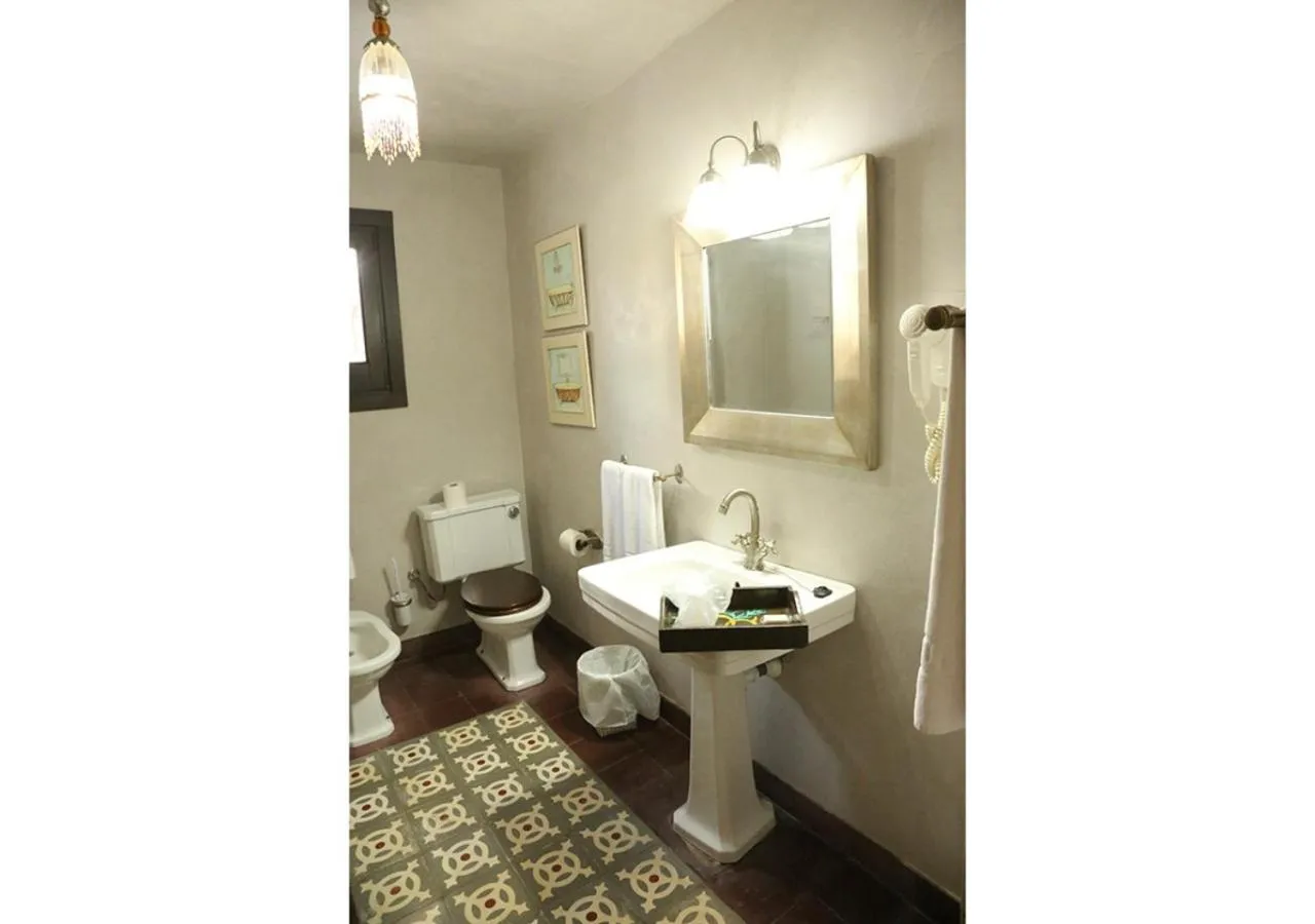 Bathroom in La Casona de Calderón Gastronomic & Boutique Hotel