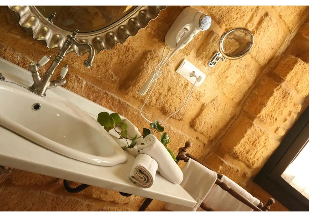 Bathroom in La Casona de Calderón Gastronomic & Boutique Hotel