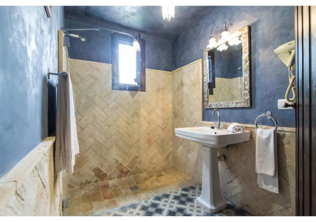 Bathroom in La Casona de Calderón Gastronomic & Boutique Hotel