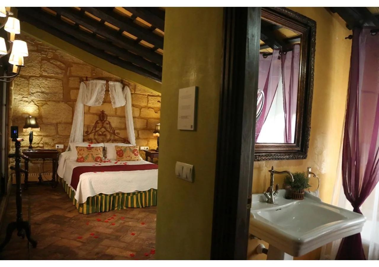 Decorative detail, Bed in La Casona de Calderón Gastronomic & Boutique Hotel