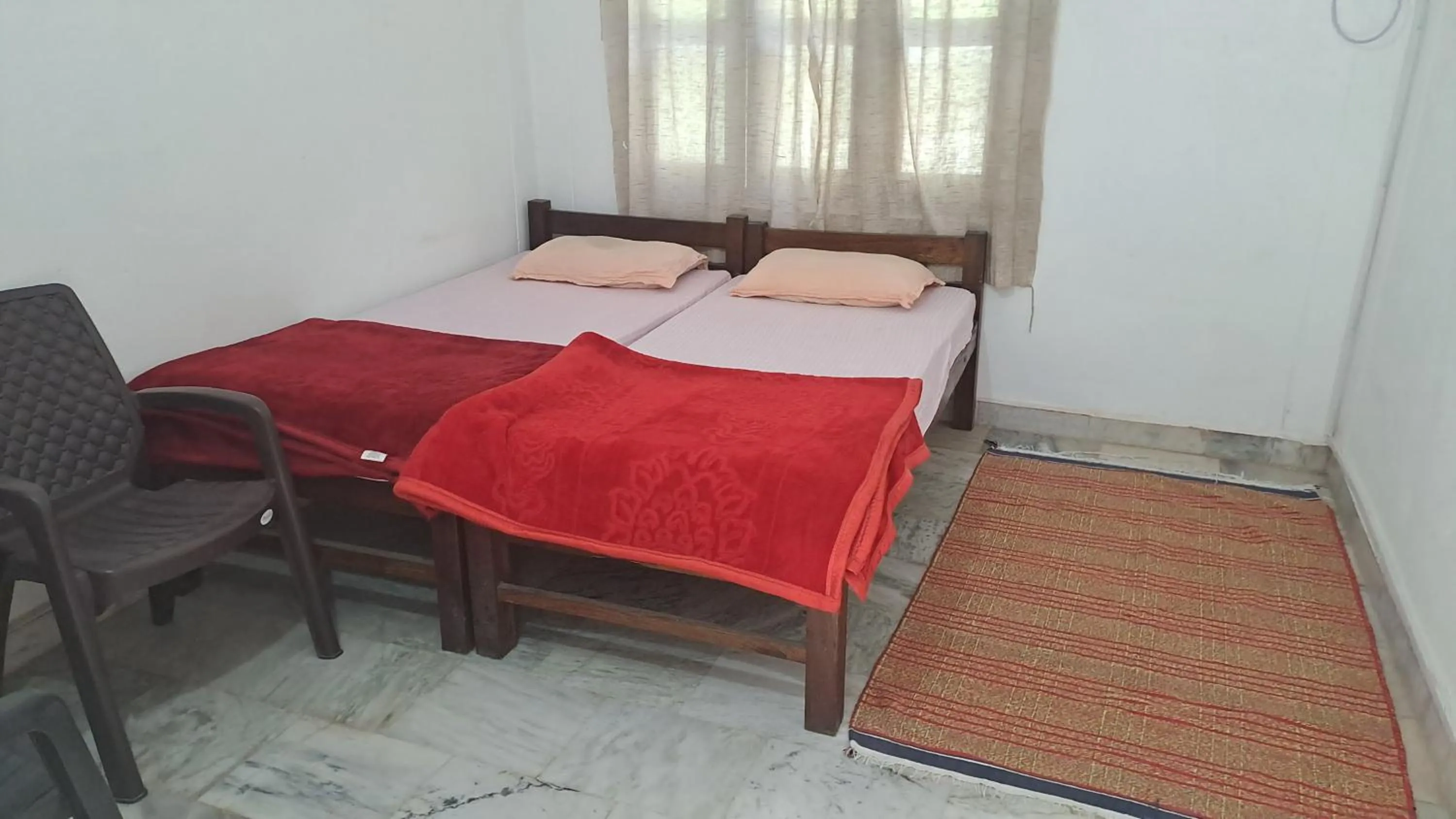 Bed in Swami Samarpan Ashram