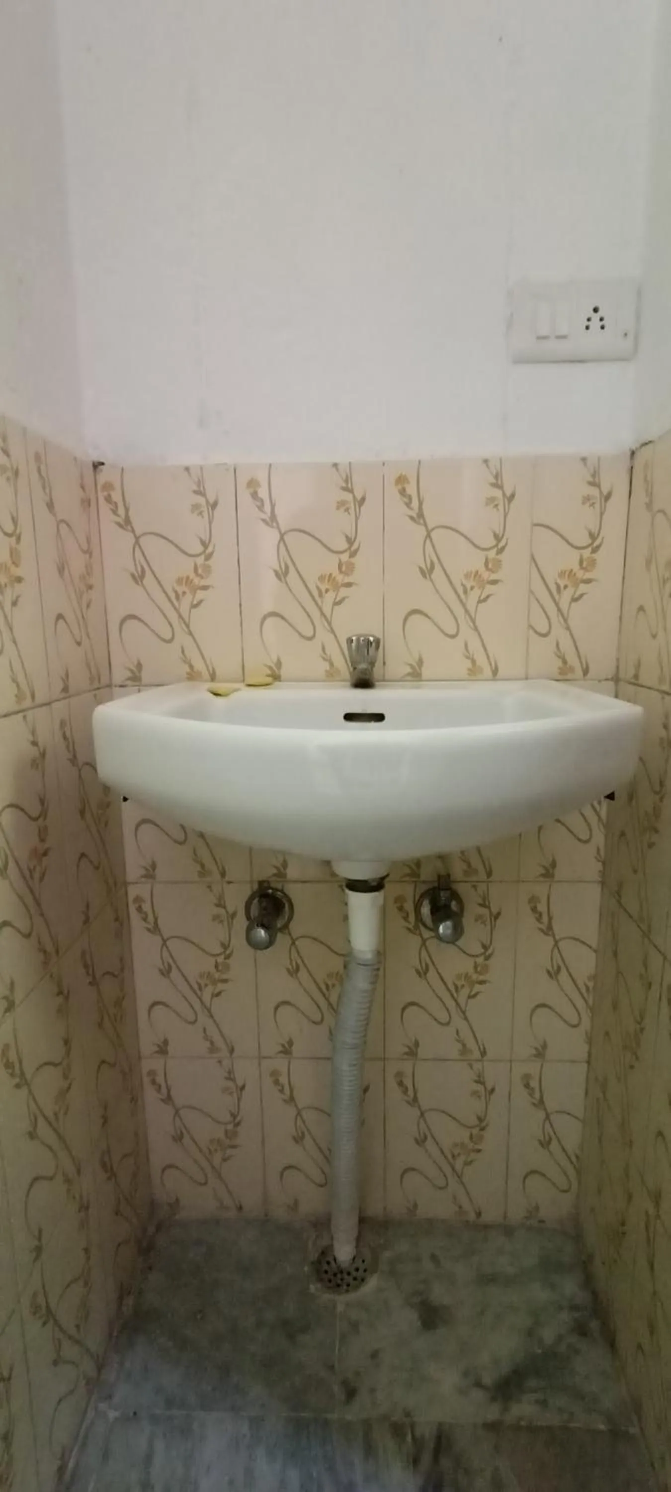 Property building in Swami Samarpan Ashram