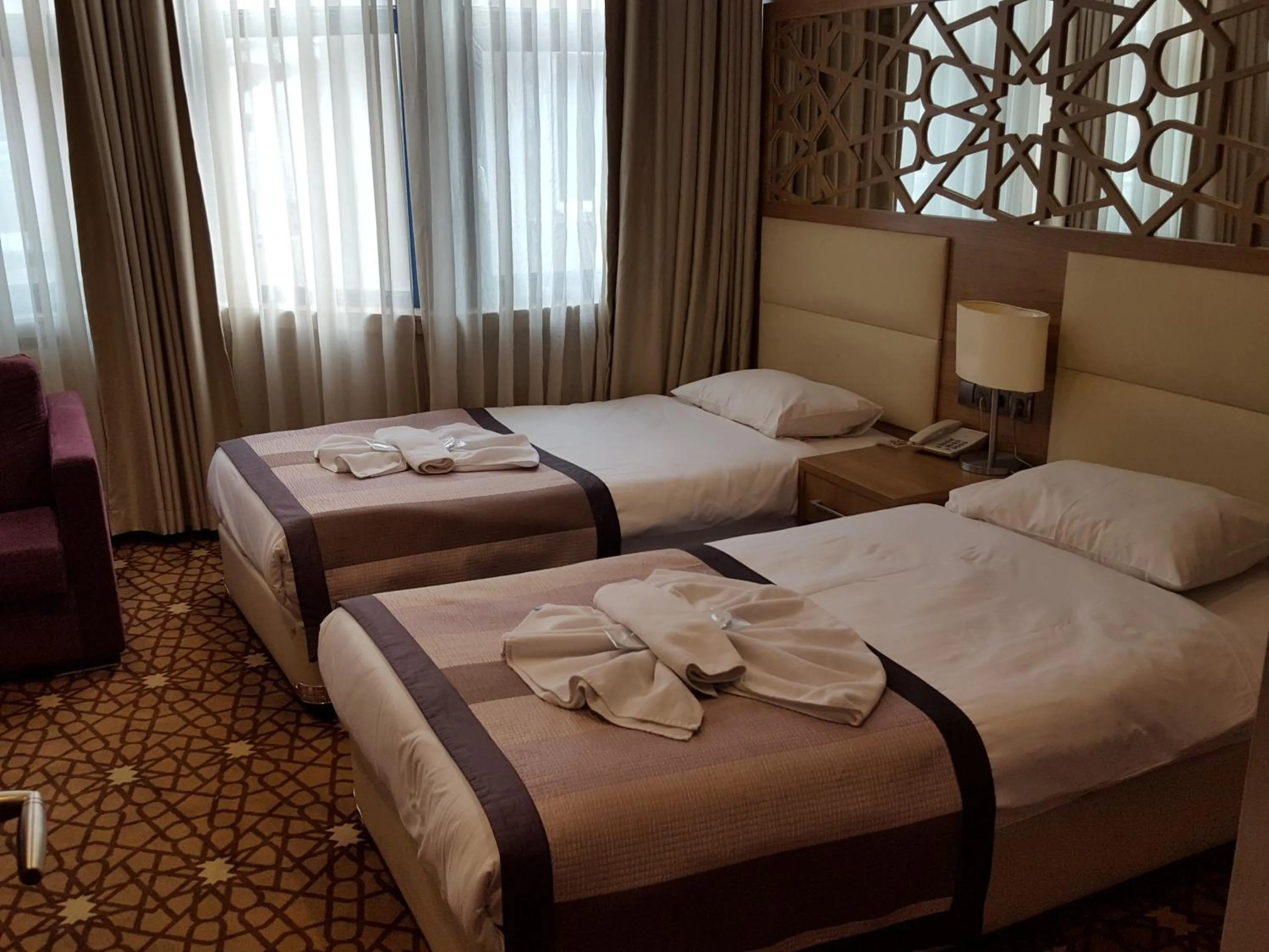 Shower, Bed in Prens Hotel