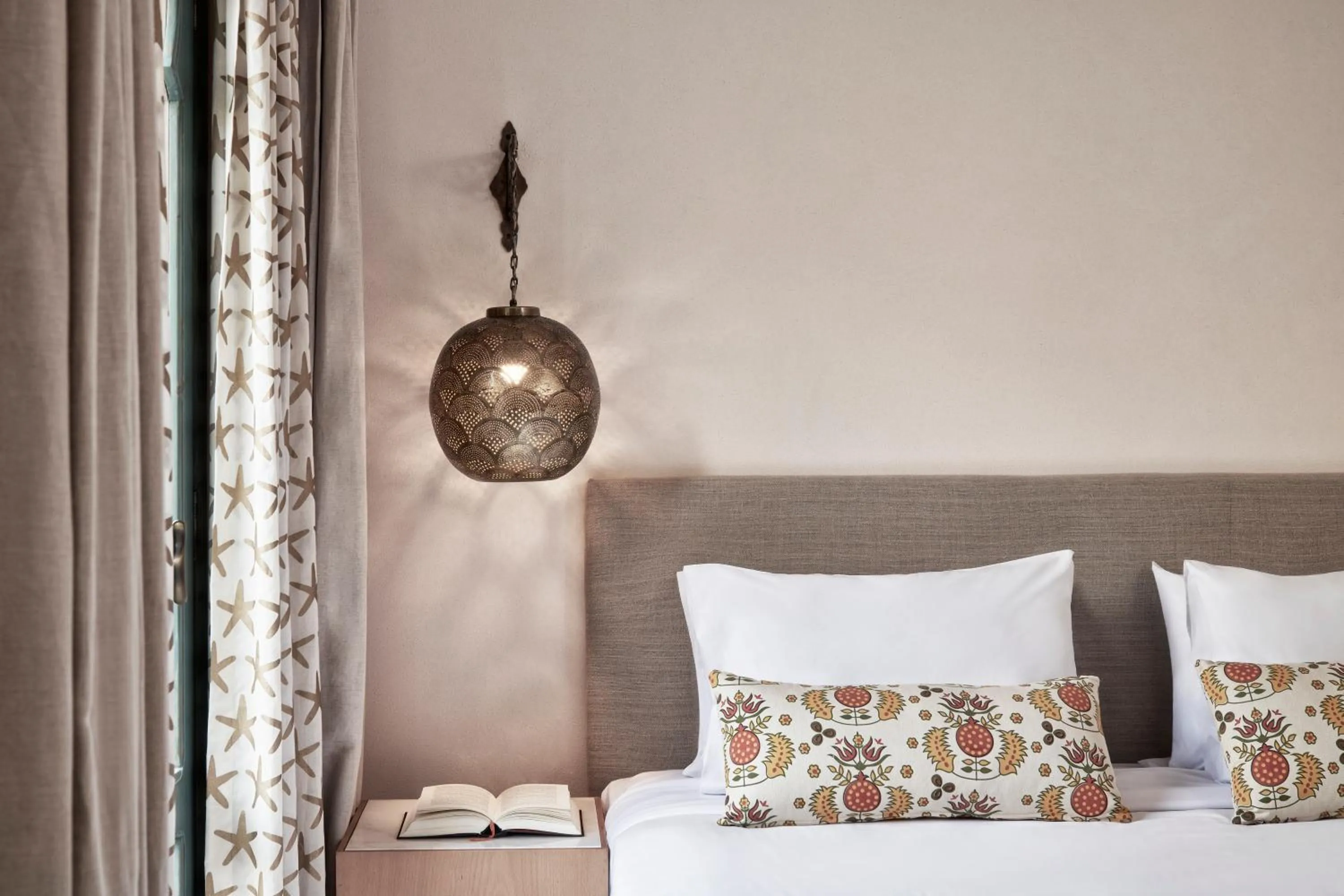 Bedroom, Bed in Ali Pasha Hotel