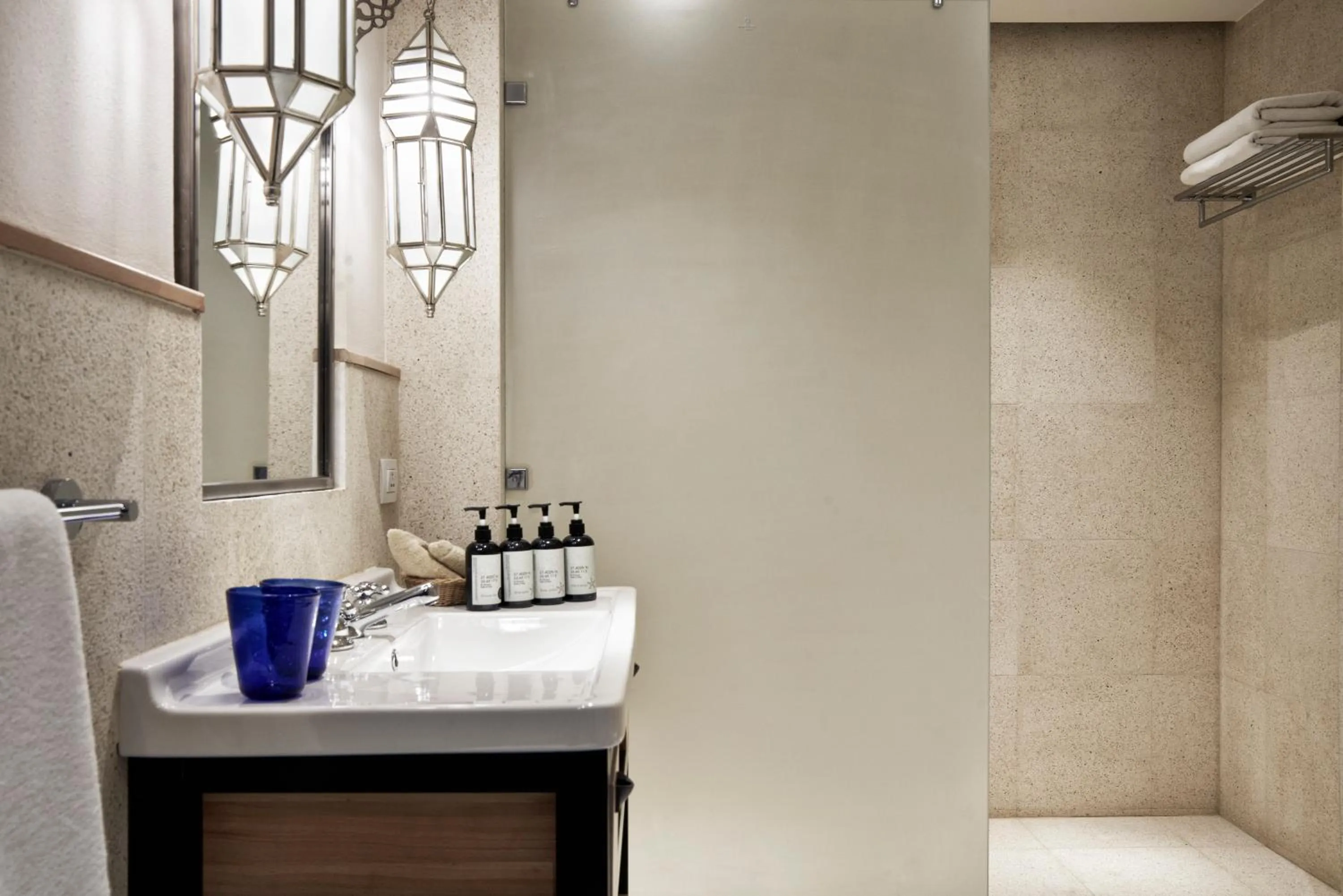 Bathroom in Ali Pasha Hotel