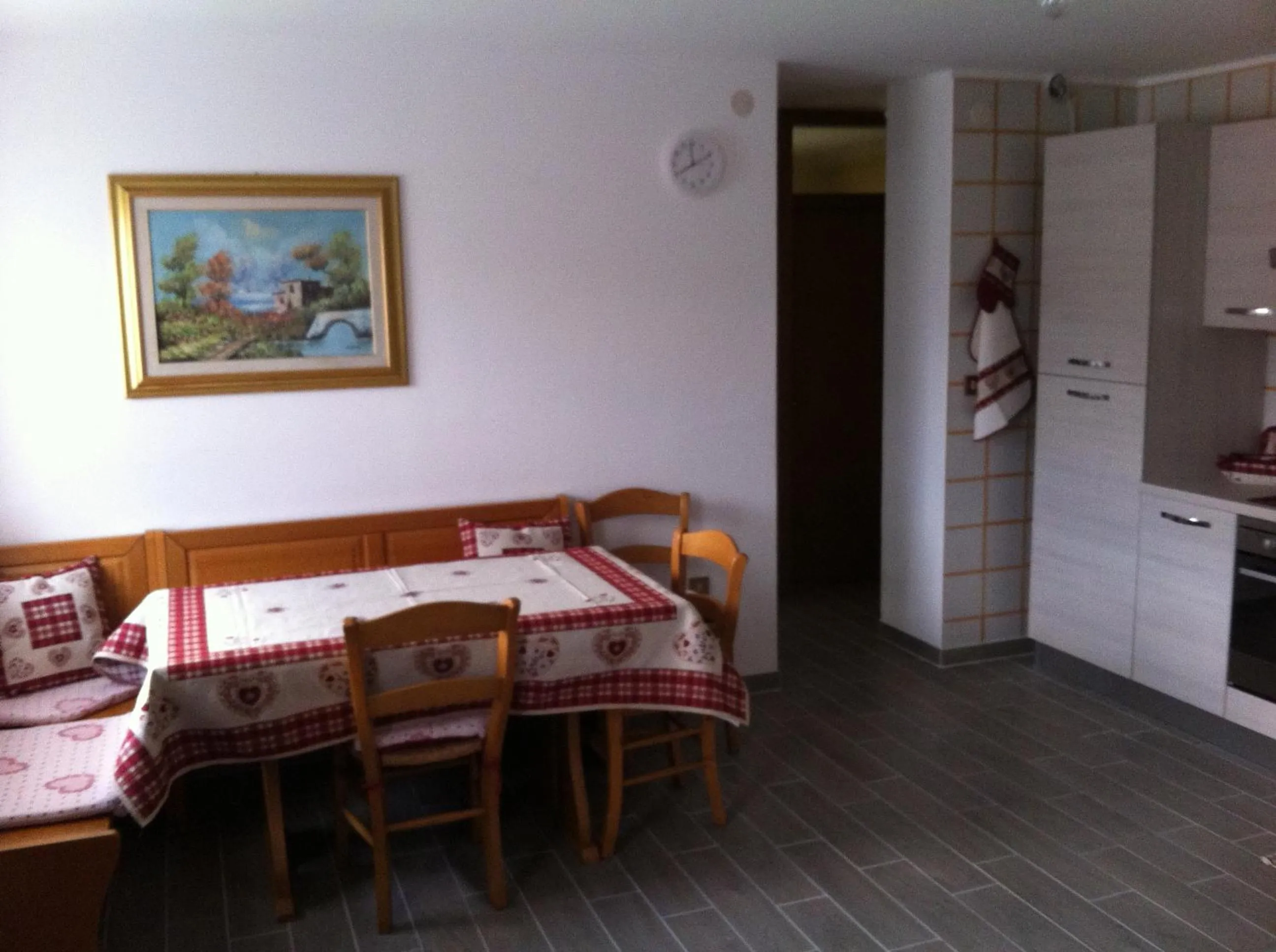 Dining area in Almida