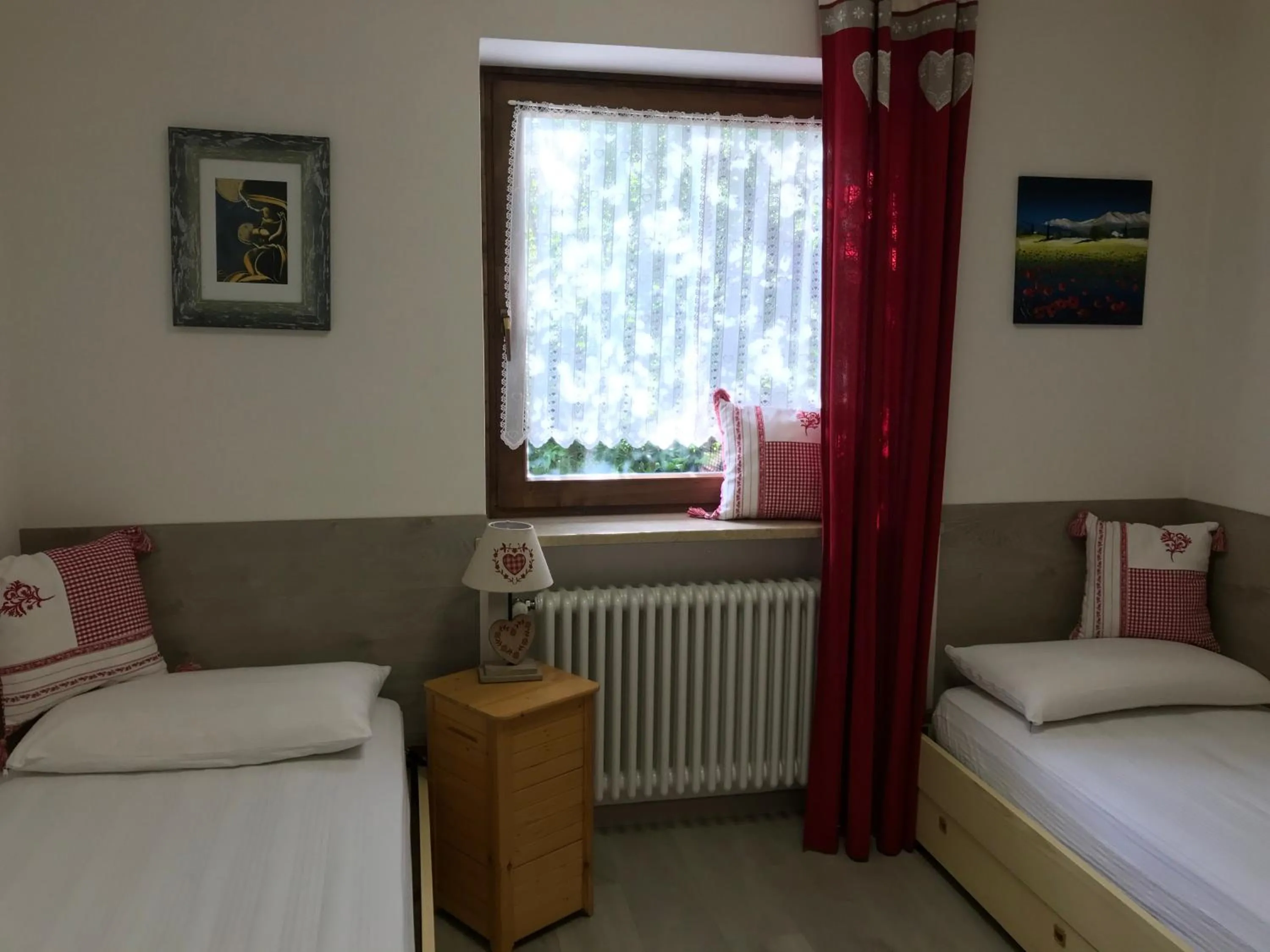 Bedroom, Bed in Almida