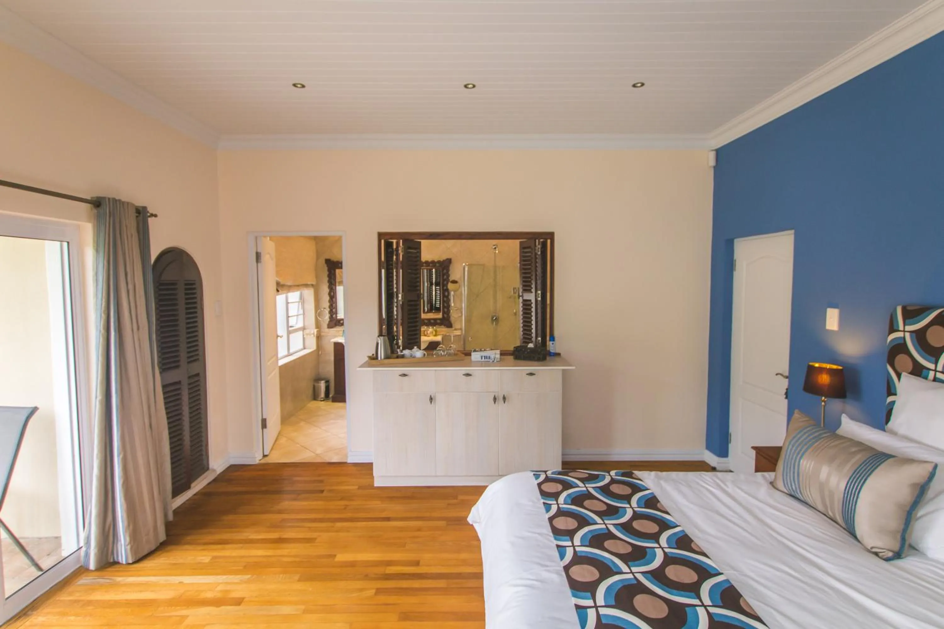 Shower in African Tulip Guesthouse