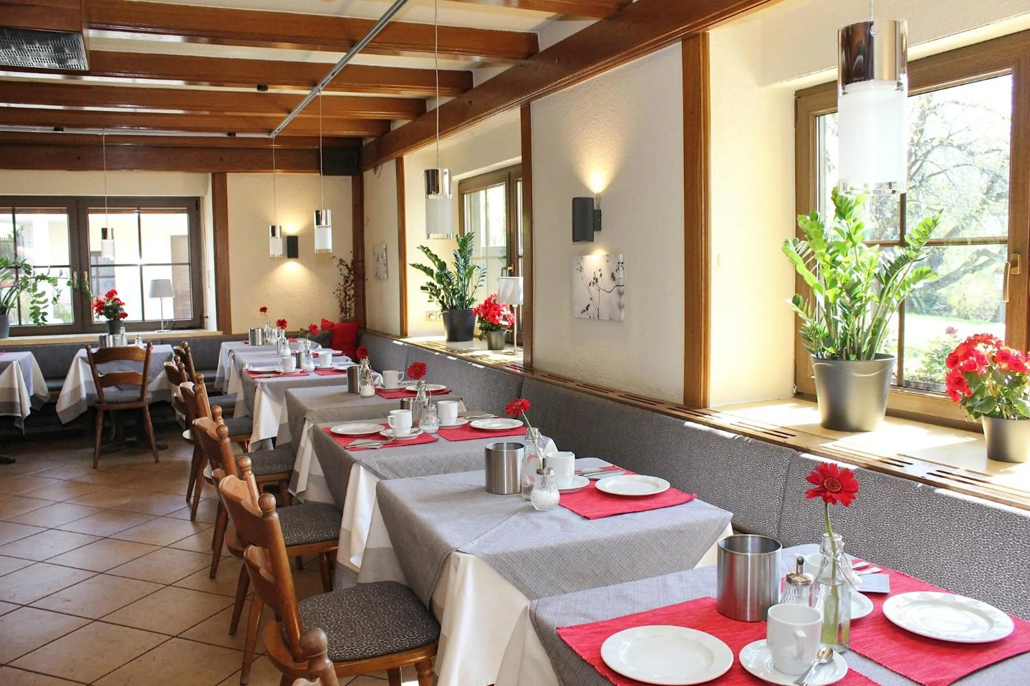 Restaurant/places to eat in Hotel Rosenhof Garni