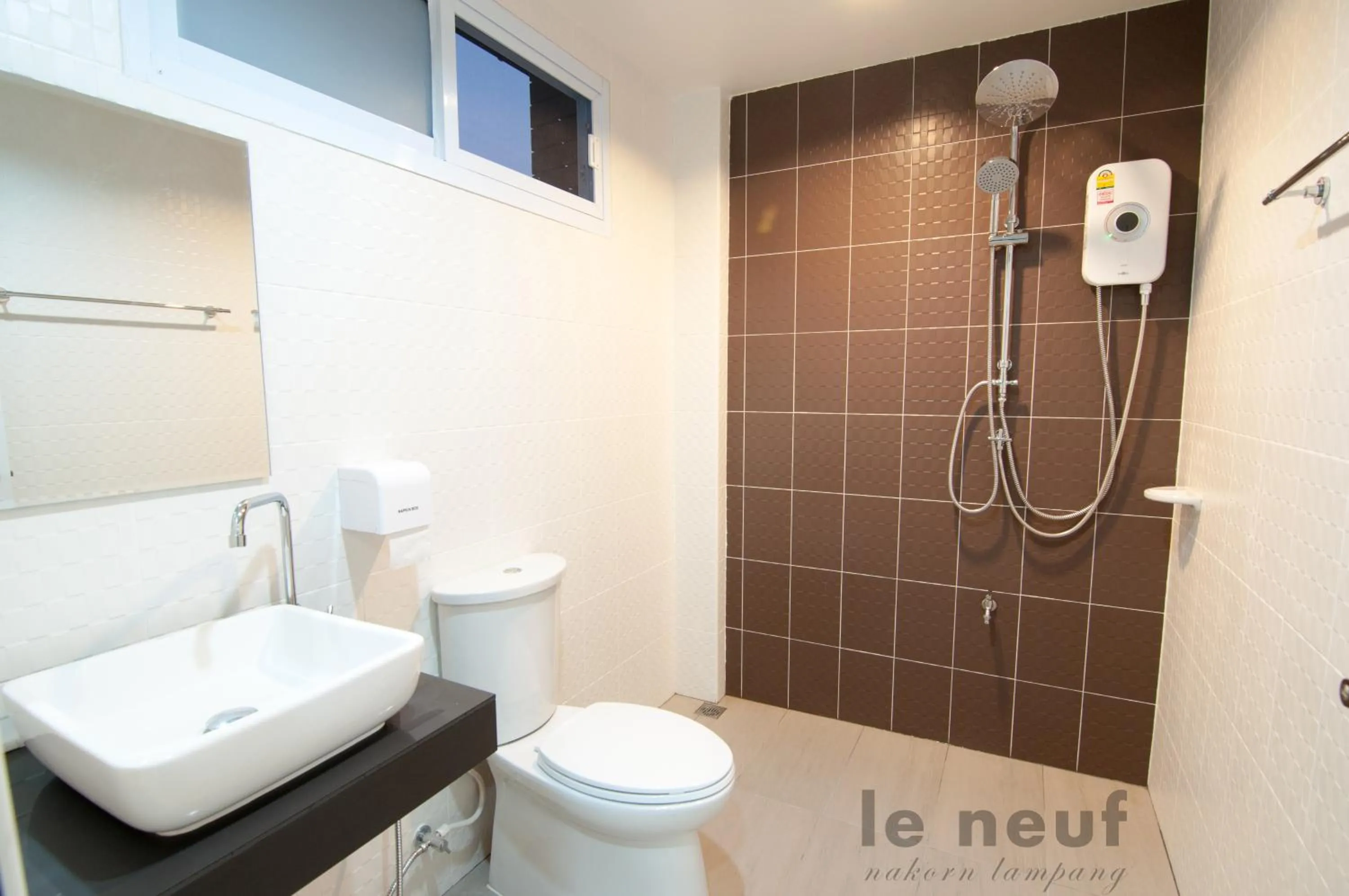 Shower in Le Neuf Nakorn Lampang