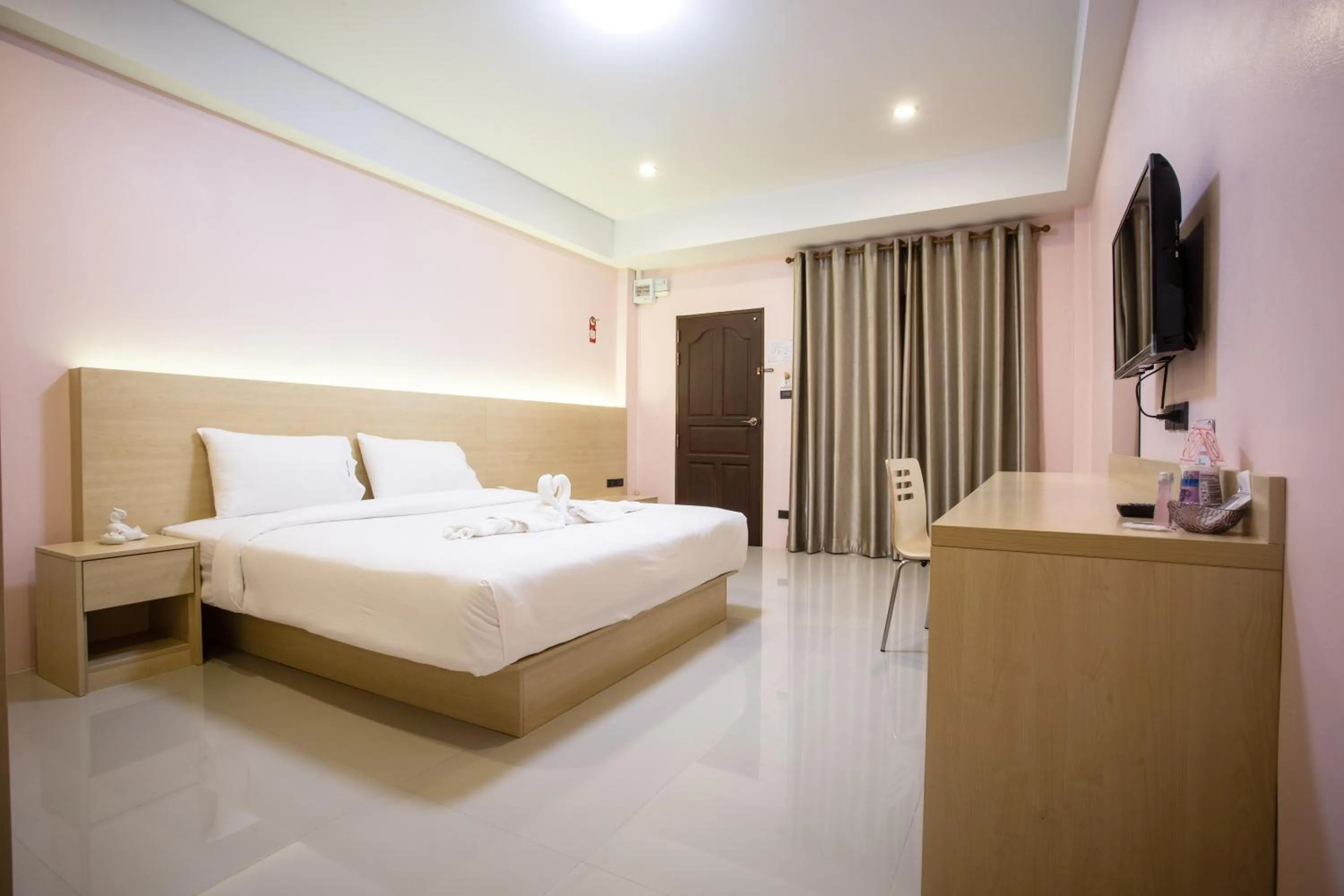 Property building, Bed in Unity Hotel
