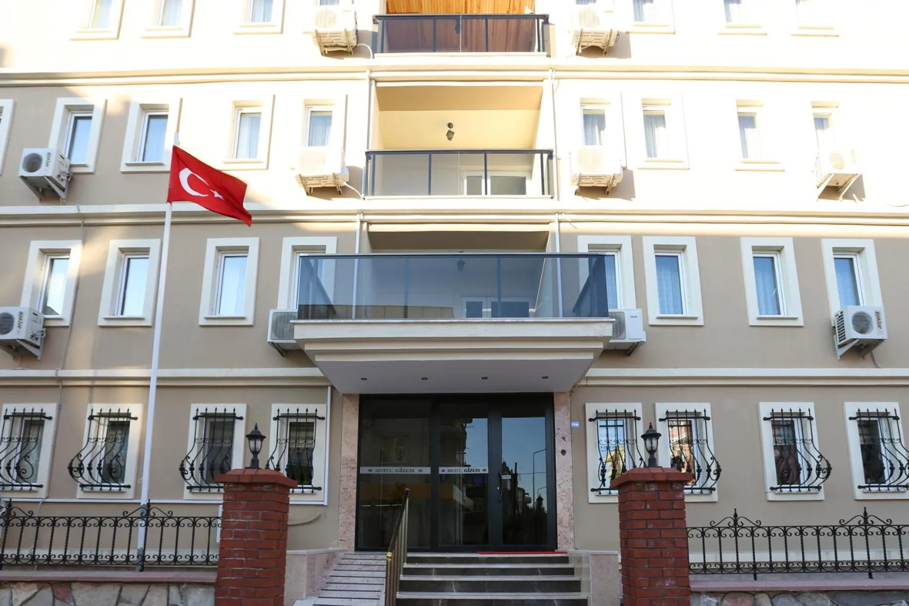 Facade/entrance in Gizem Pansiyon