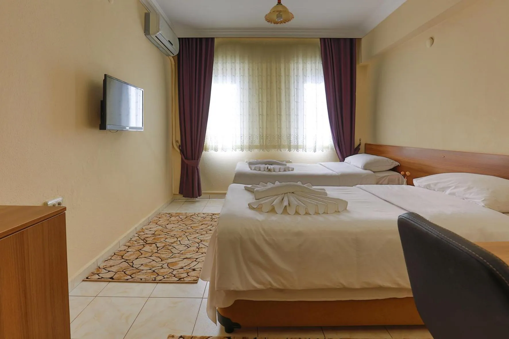 Photo of the whole room, Bed in Gizem Pansiyon