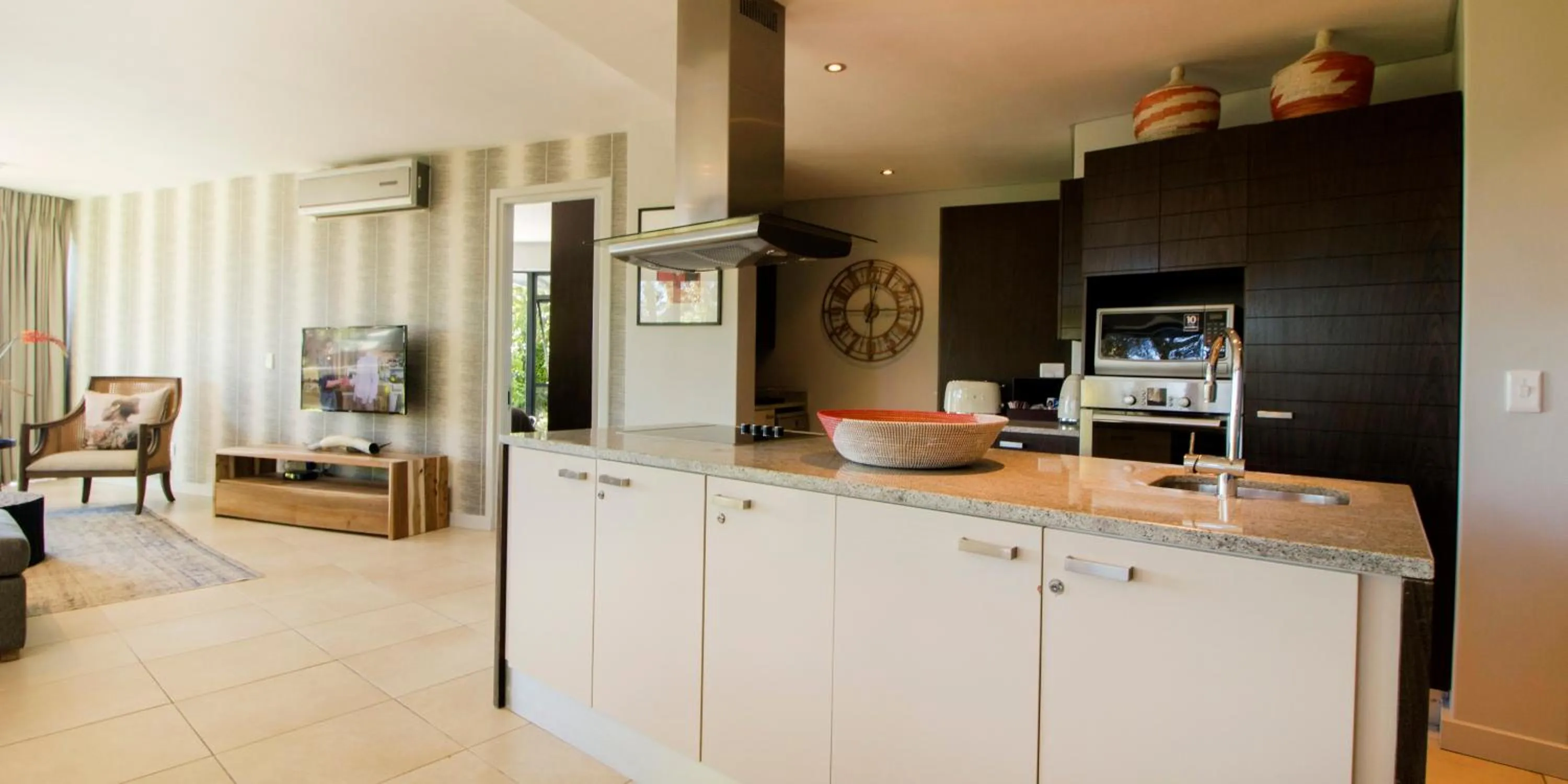 Kitchen or kitchenette in The Glen Apartments