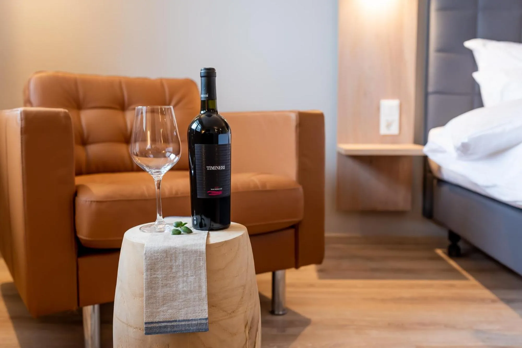 Decorative detail, Bed in Hotel Circle Inn