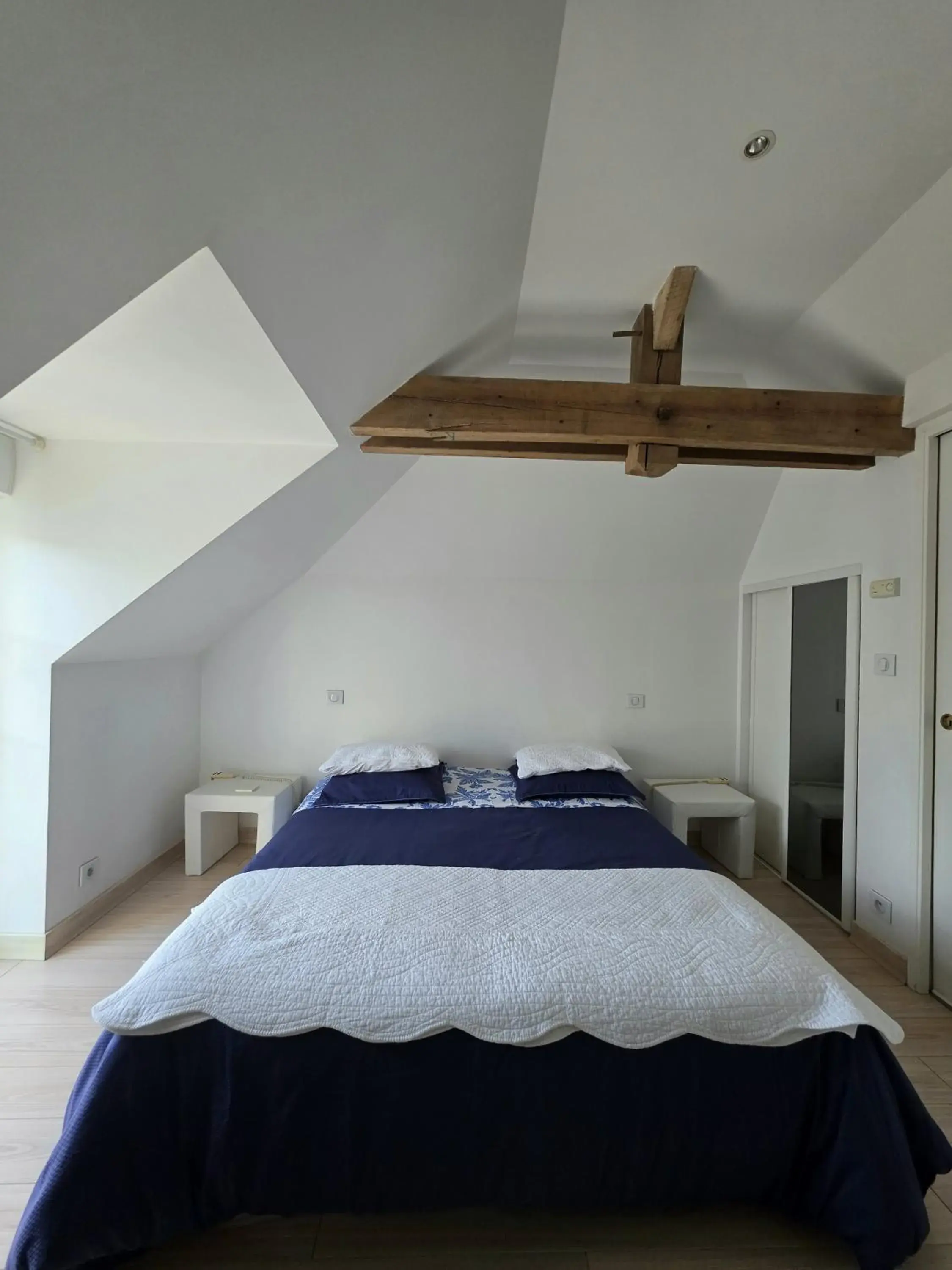 Double Room in La Grouas Double Room in La Grouas