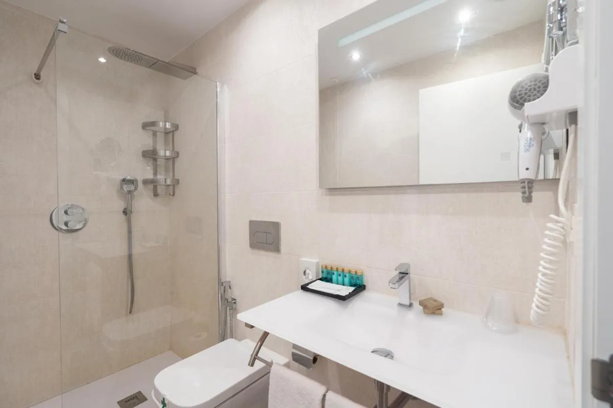 Shower in Hotel Soul de Javea