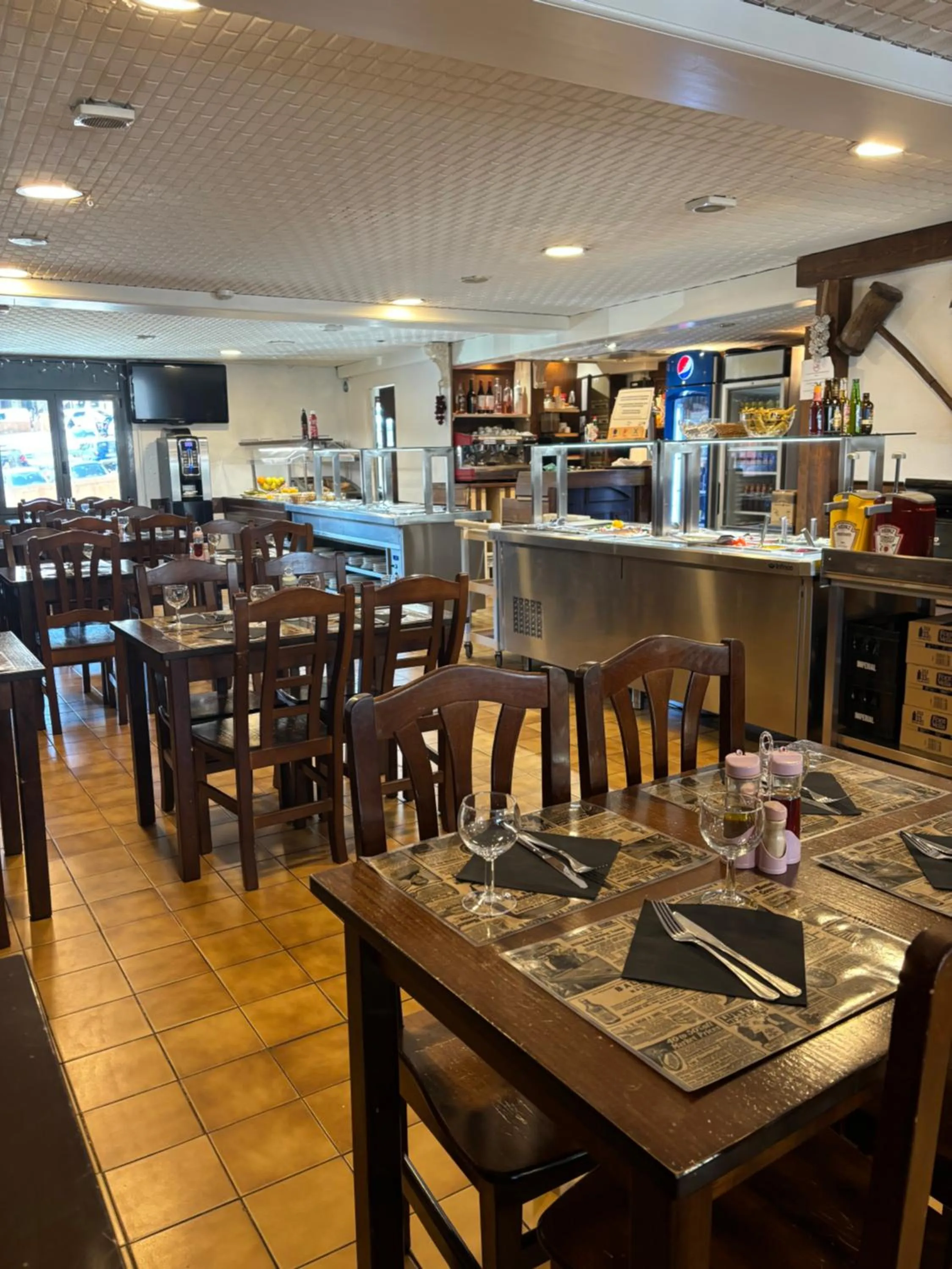 Restaurant/places to eat in Hotel Avanti