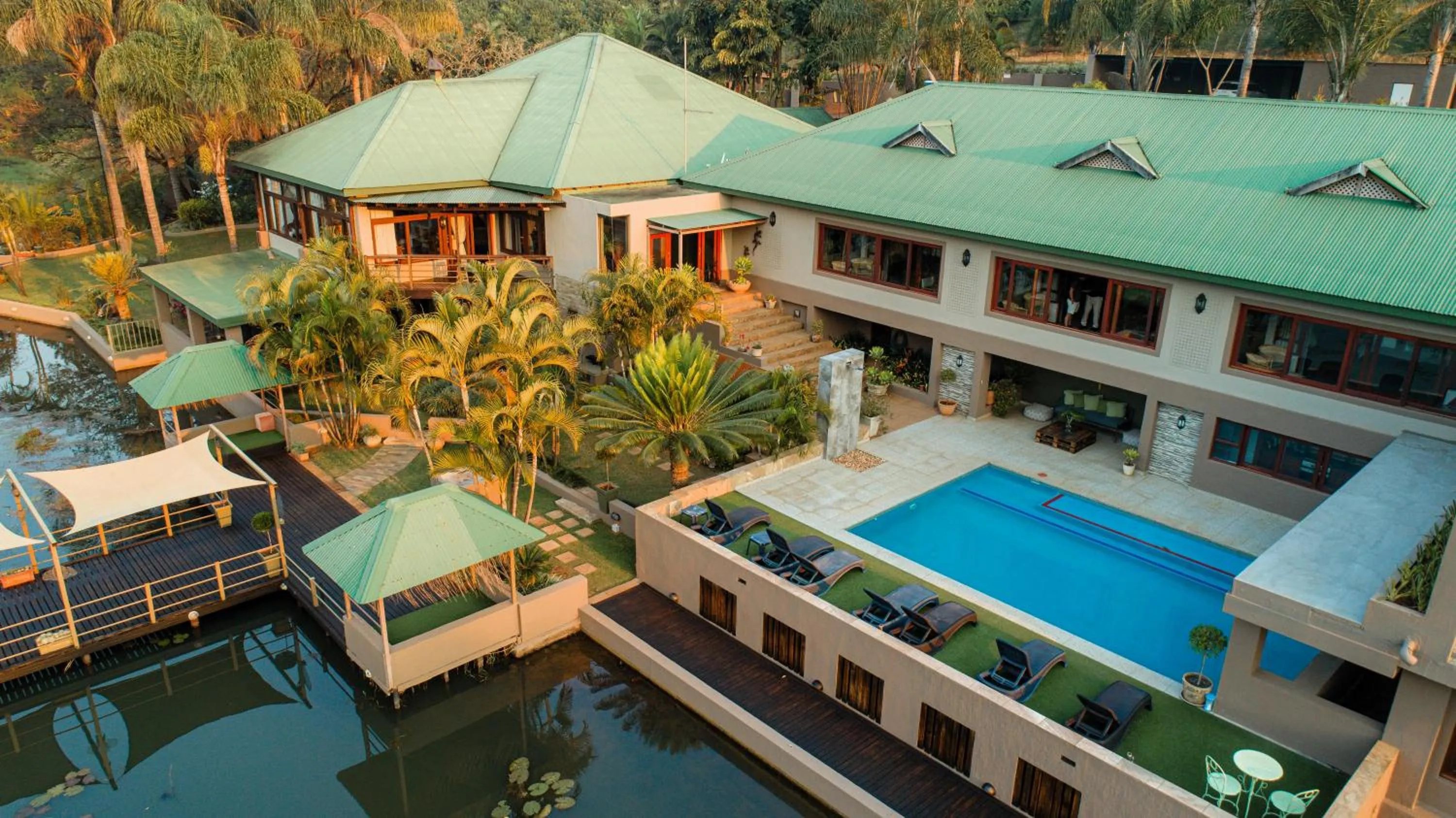 Garden in Bambuu Lakeside Lodge