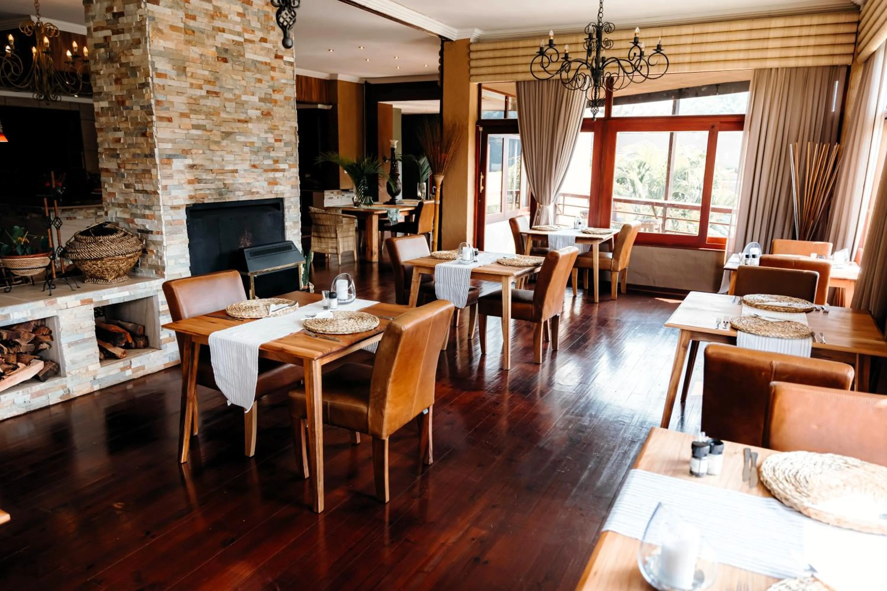 Restaurant/places to eat in Bambuu Lakeside Lodge