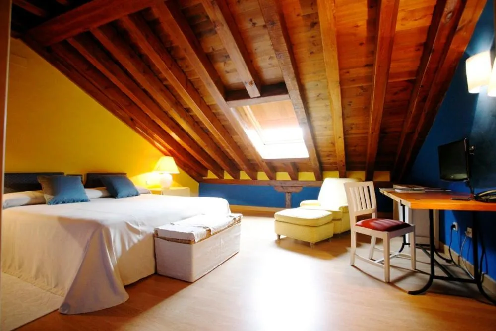 Day, Bed in El Hotel De La Villa