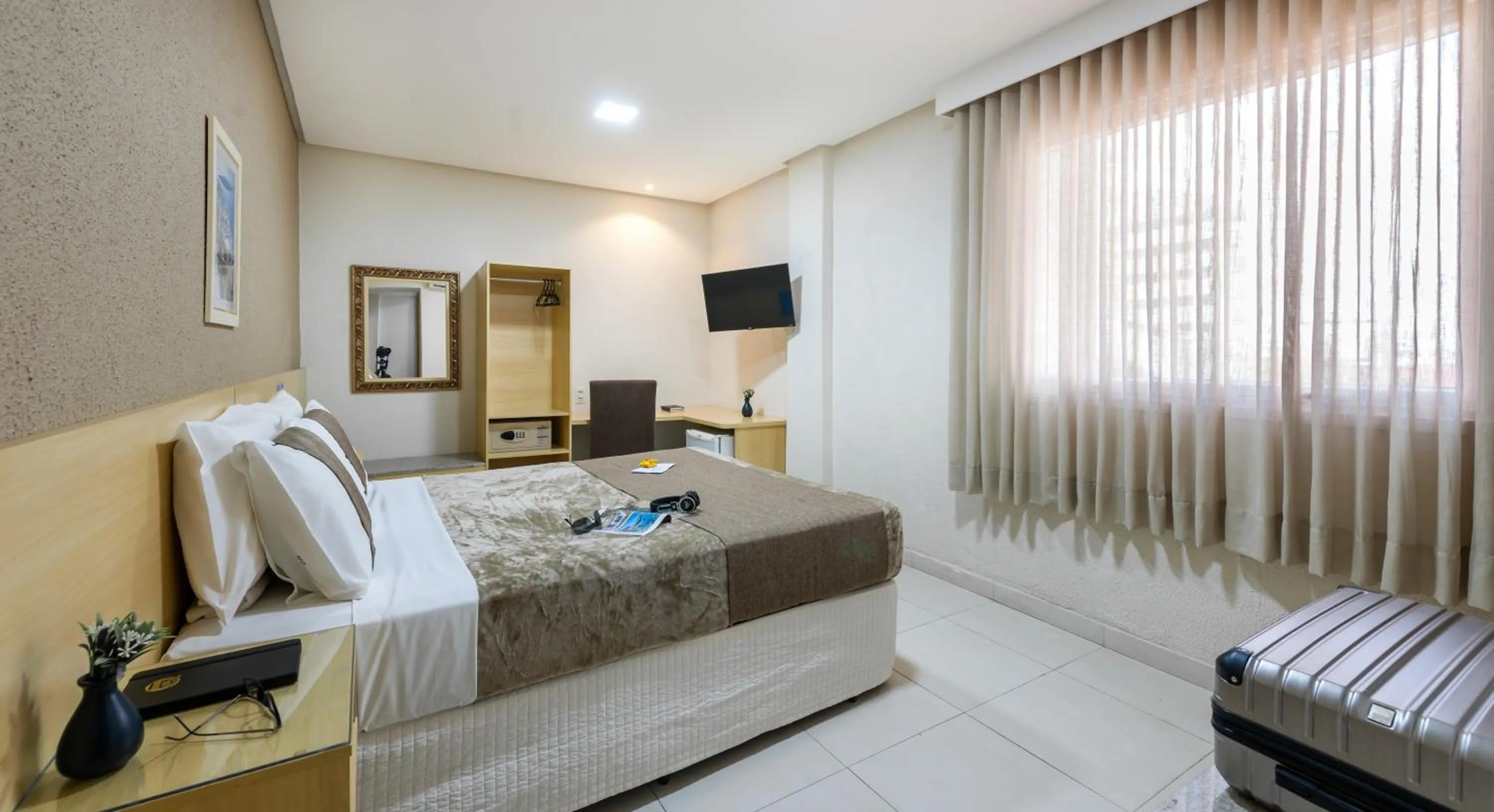 Bed in Hotel Olympia