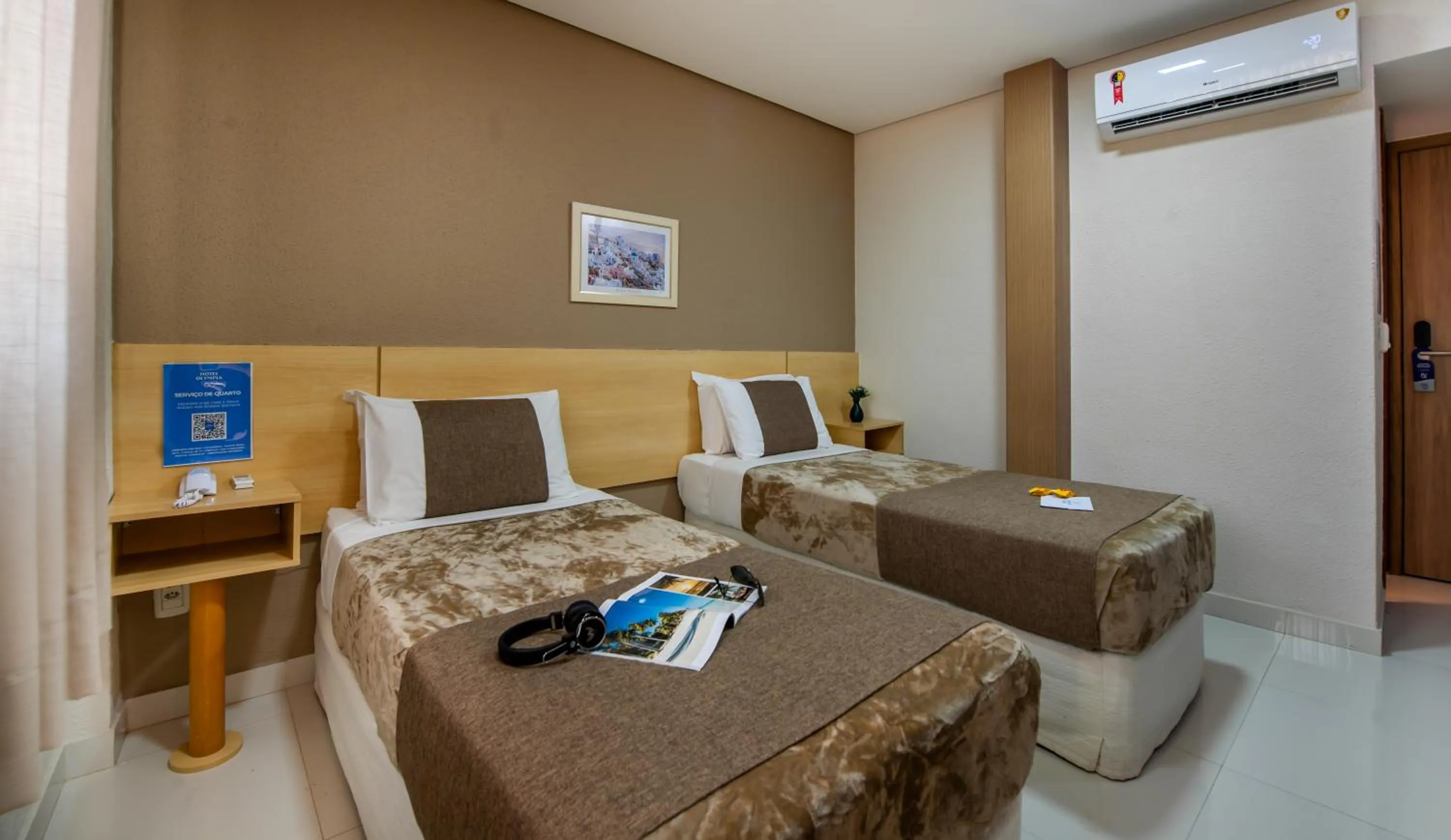 Bed in Hotel Olympia