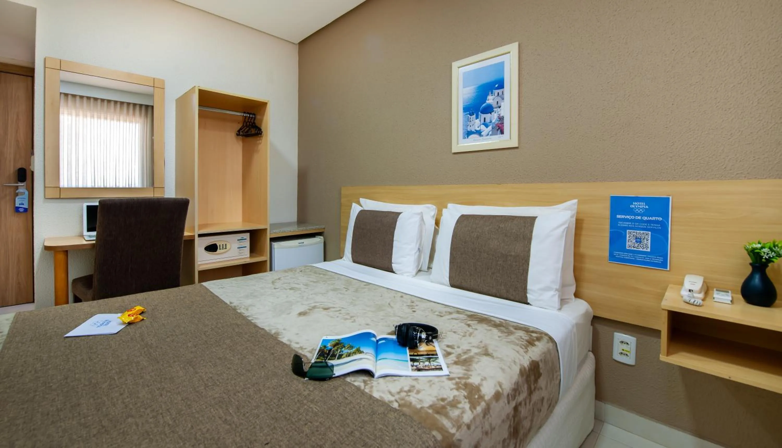 Bedroom, Bed in Hotel Olympia