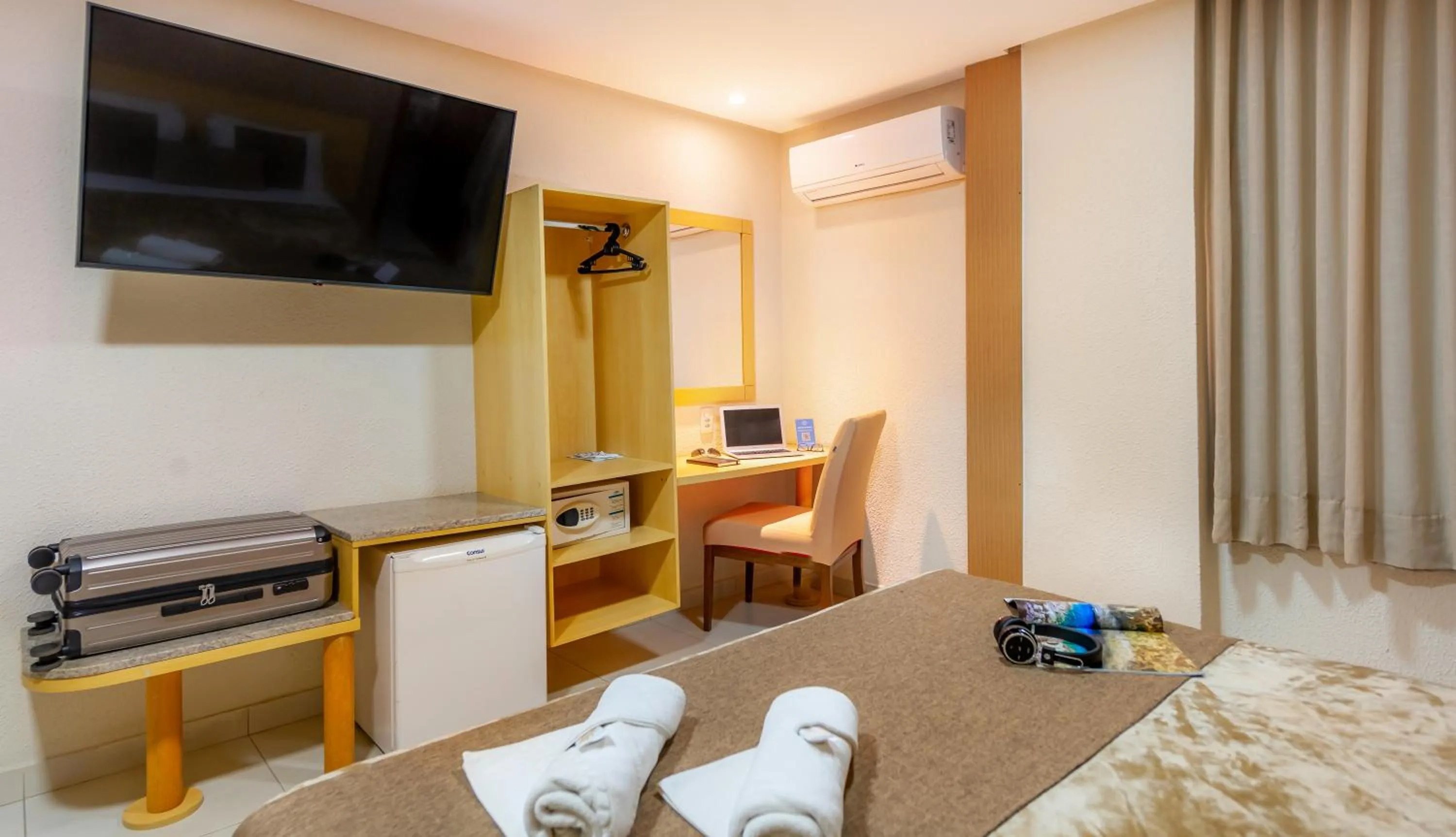 TV and multimedia, Bed in Hotel Olympia