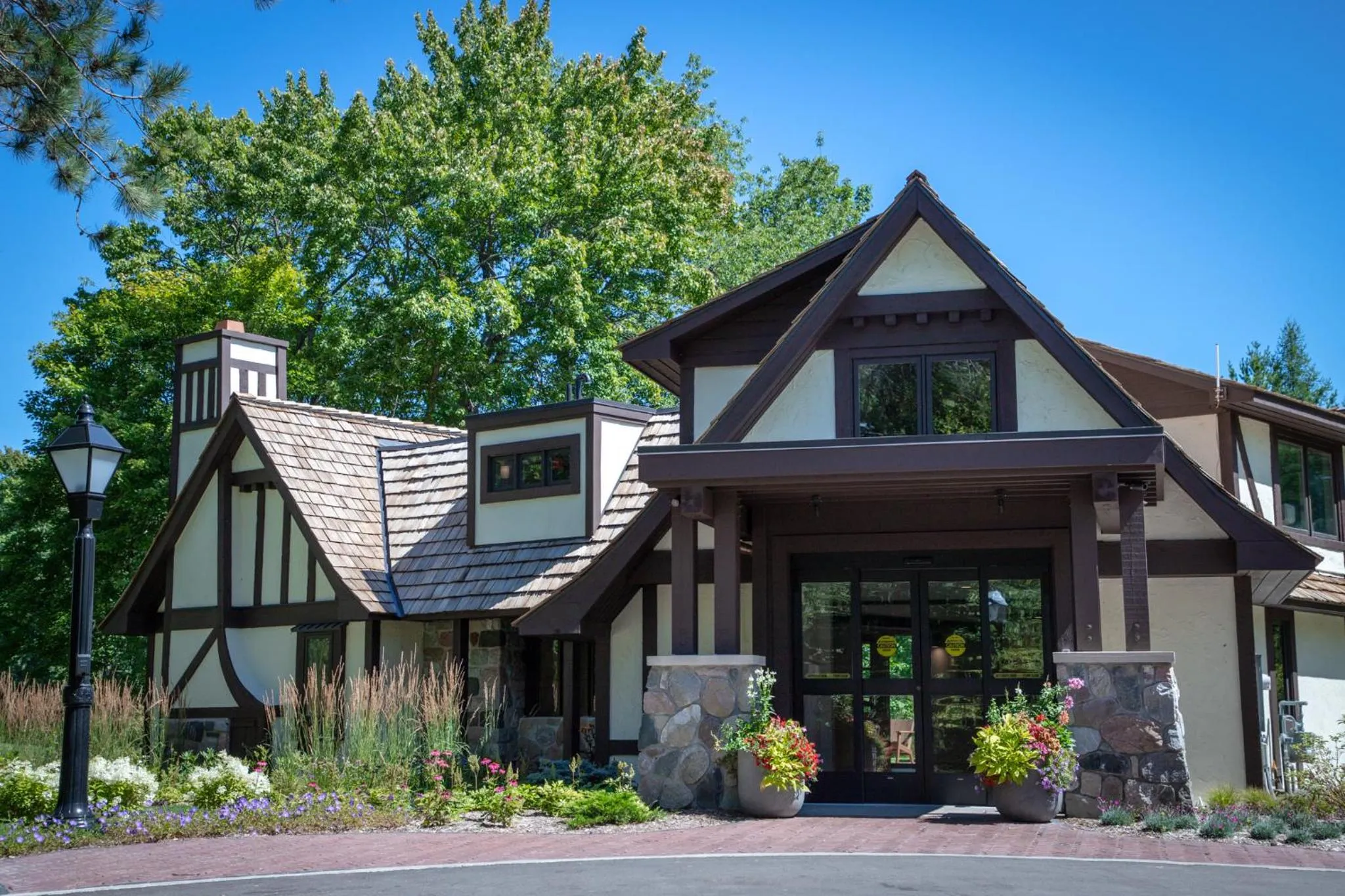 Lobby or reception in The Highlands at Harbor Springs