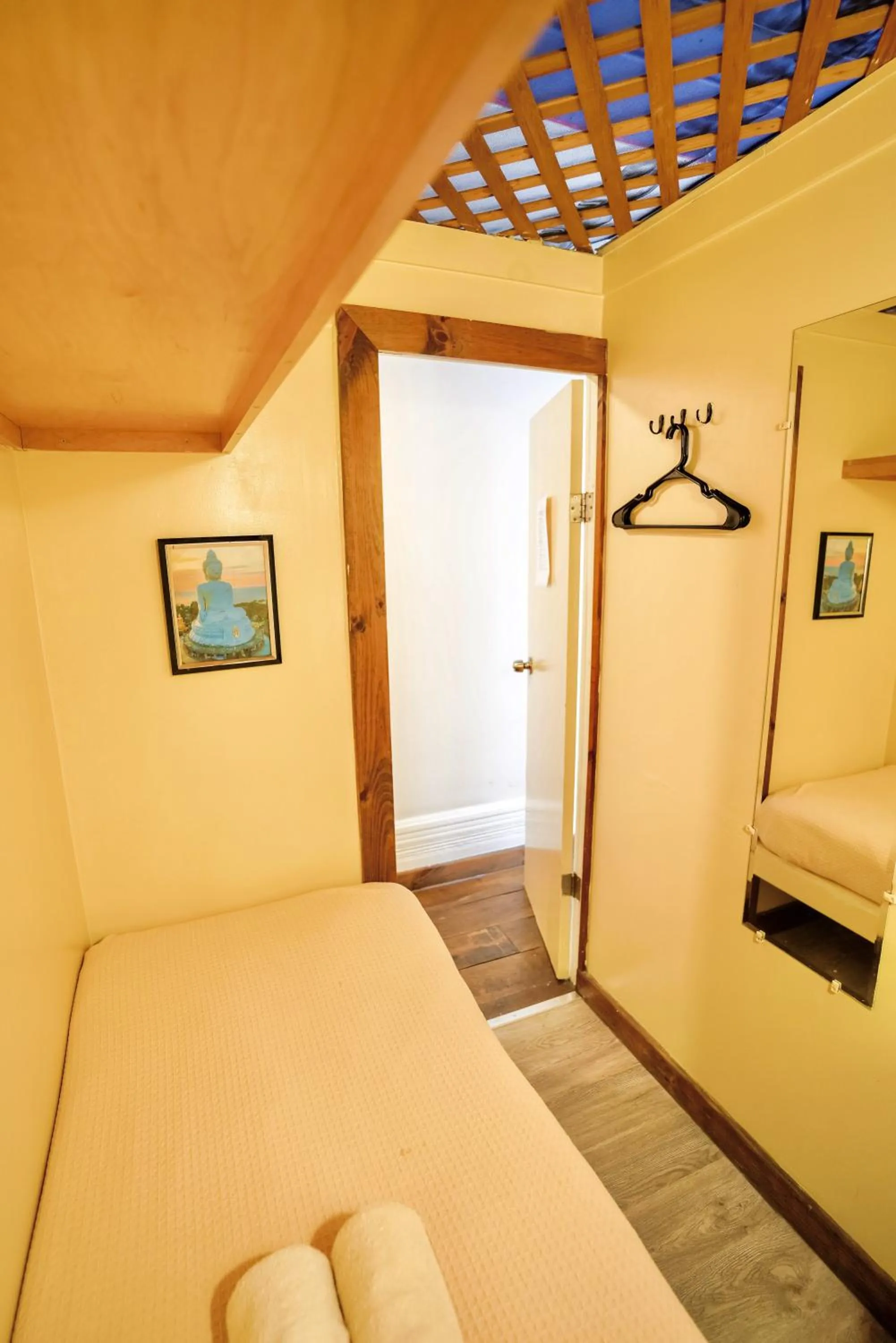 Bedroom, Bed in Interfaith Retreats