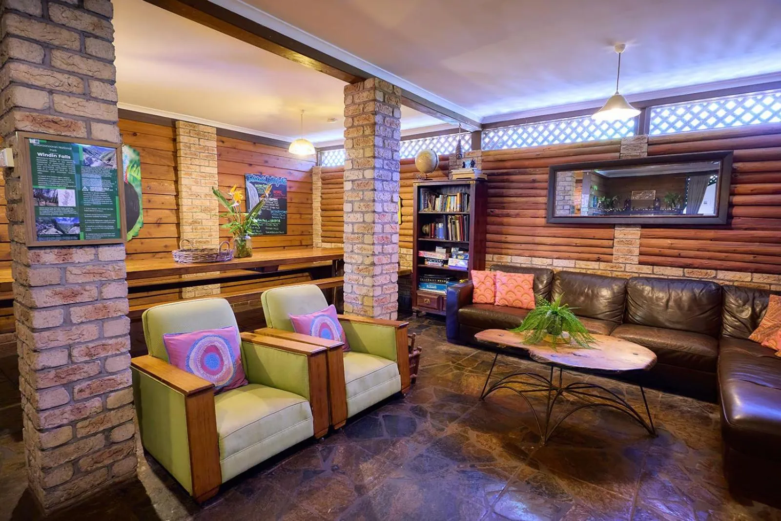 Communal lounge/ TV room in On The Wallaby Eco Lodge