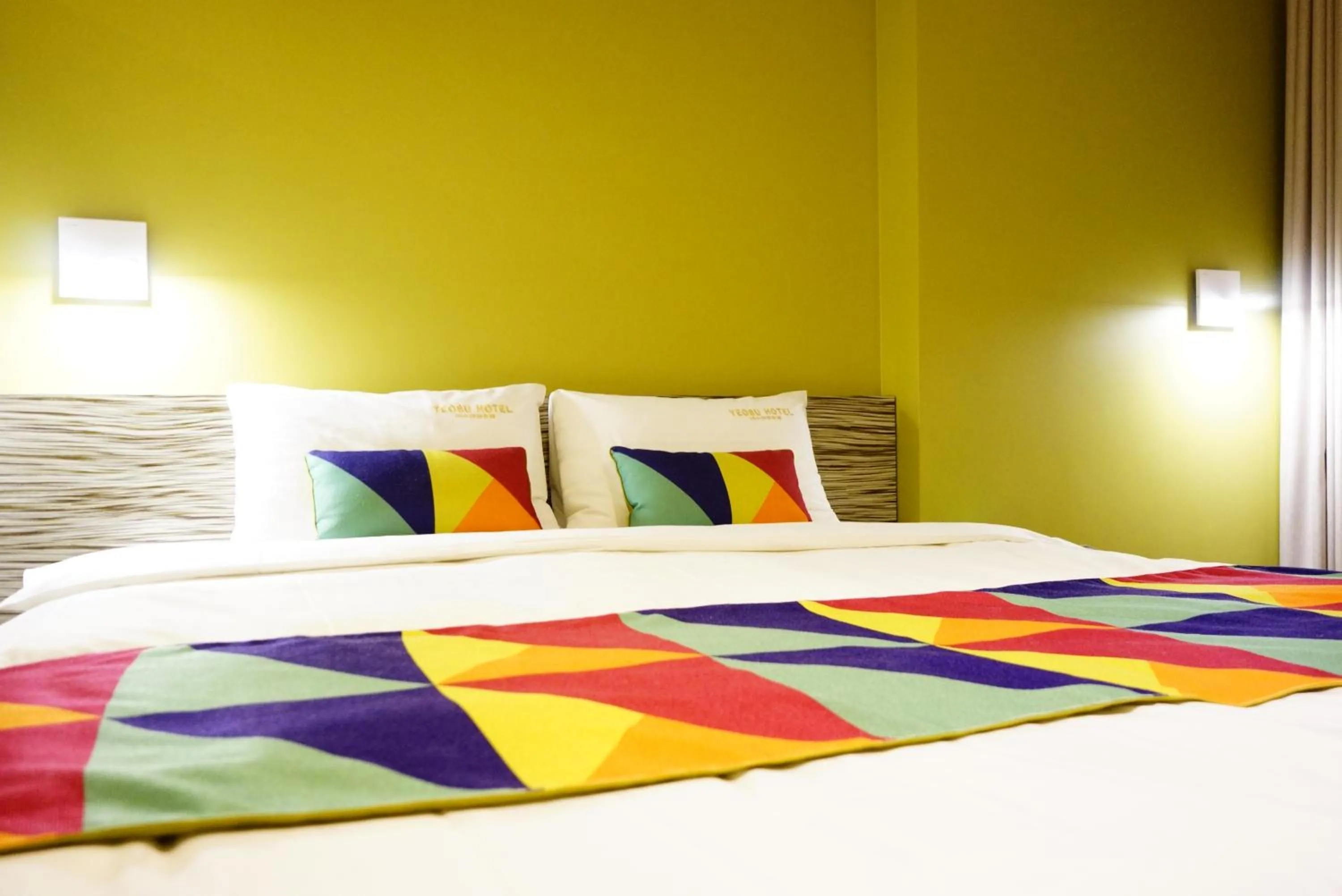 Decorative detail, Bed in Hotel Matthieu Yeosu