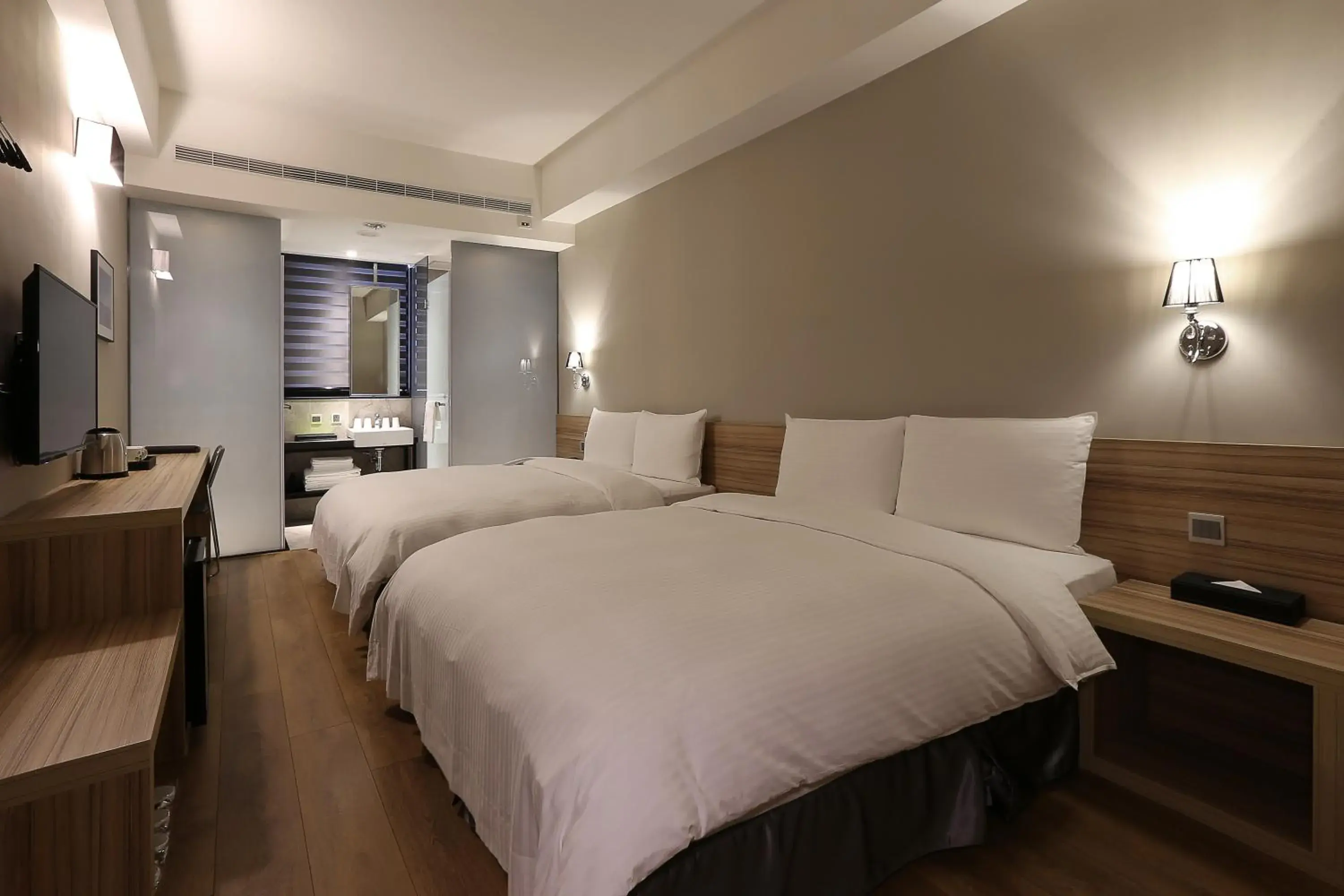 Deluxe Triple Room in Miller Inn Deluxe Triple Room in Miller Inn