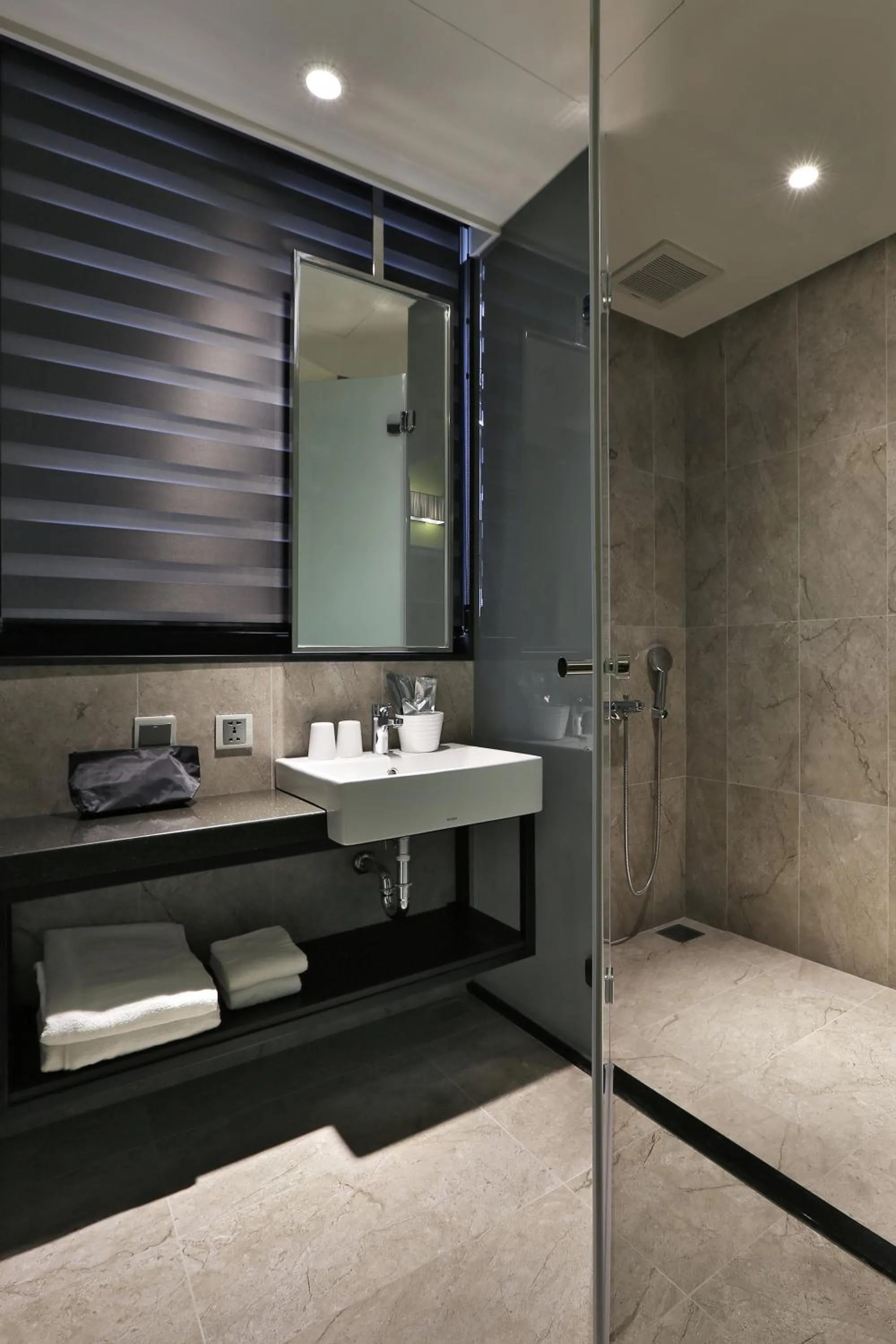 Bathroom in Miller Inn