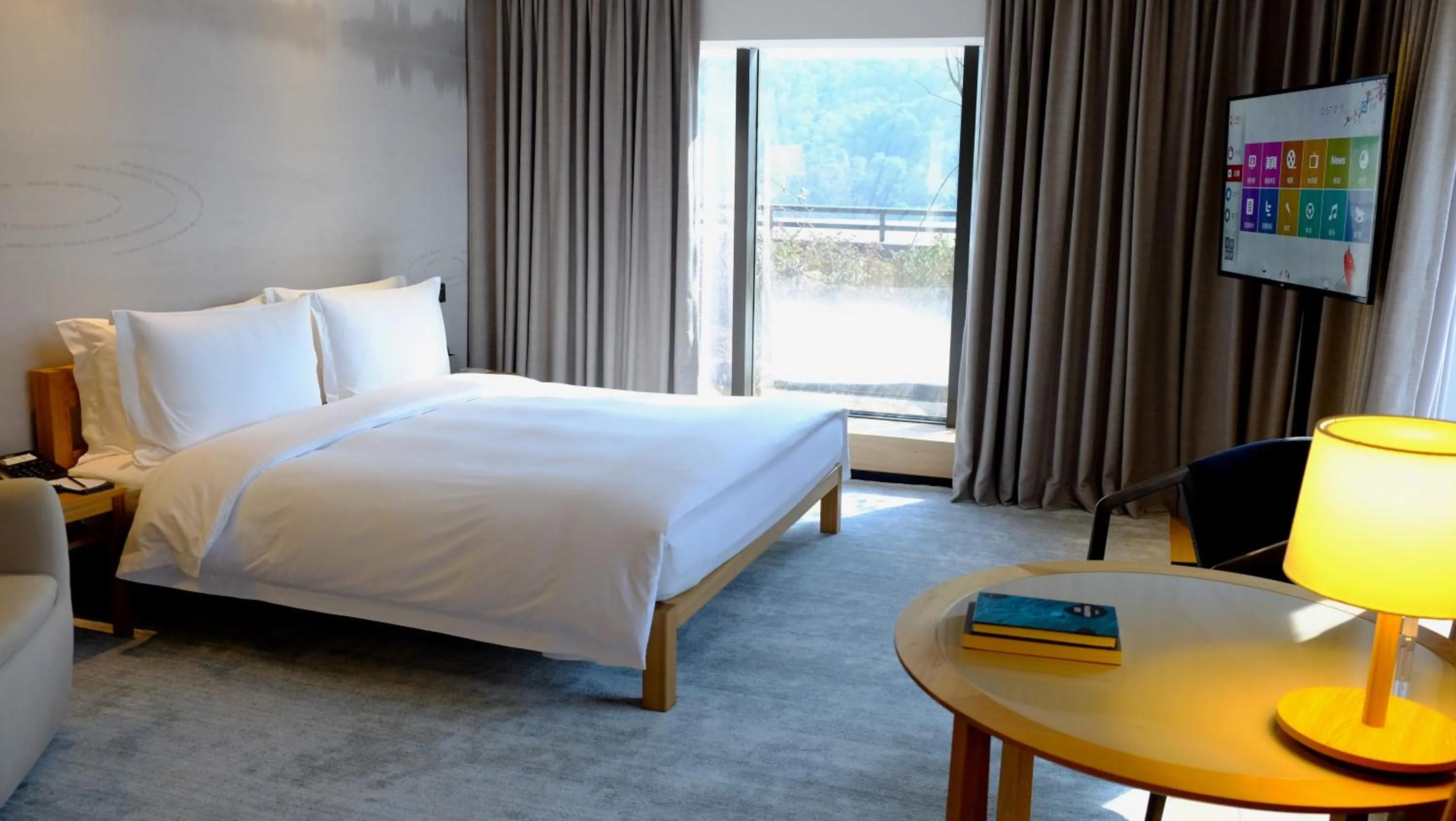 Mountain view, Bed in The Nook Hotel Hangzhou - A design hotel, 20 mins to West Lake and Lingyin Temple