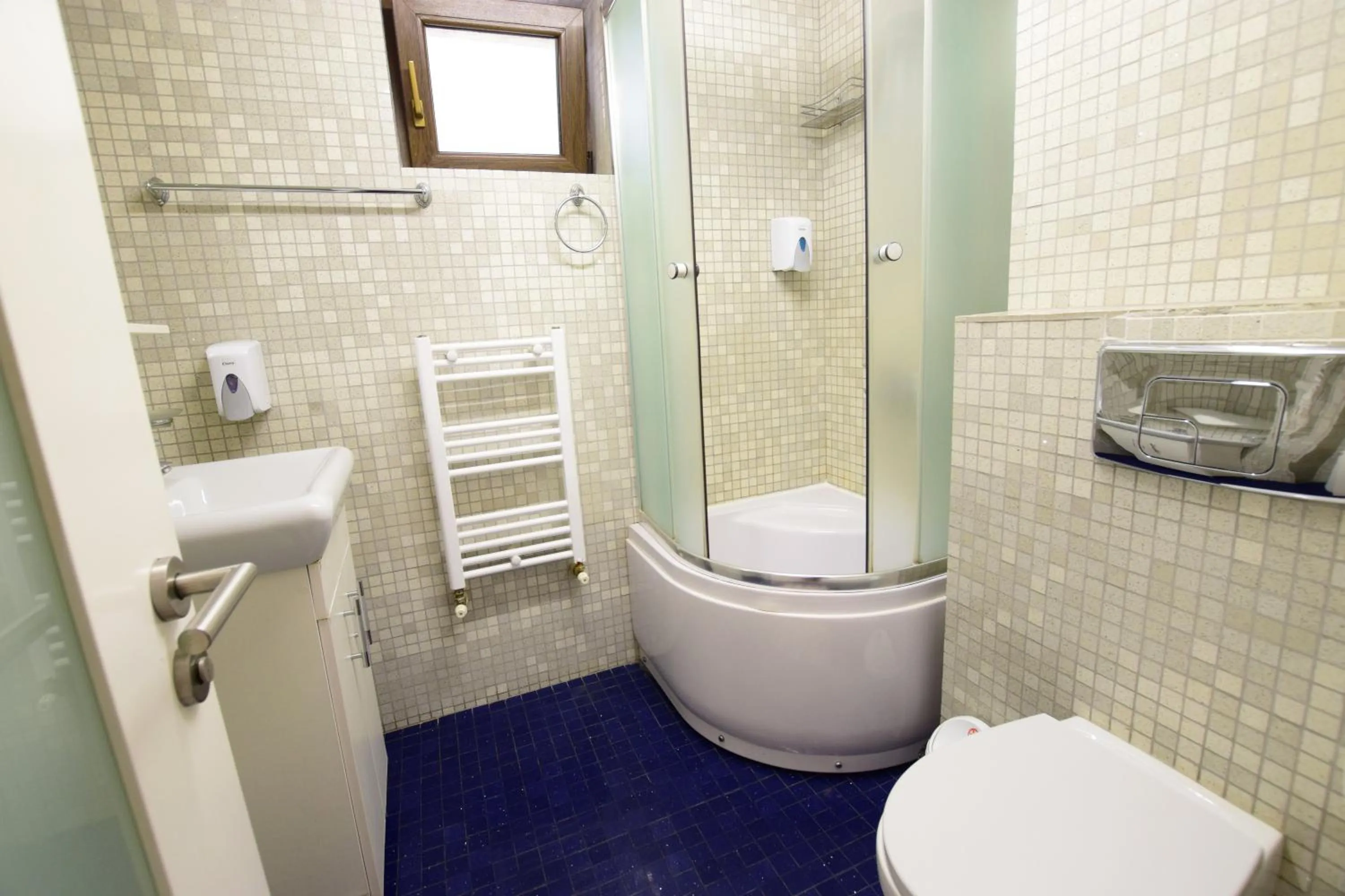 Bathroom in Decebal Residence Apartments