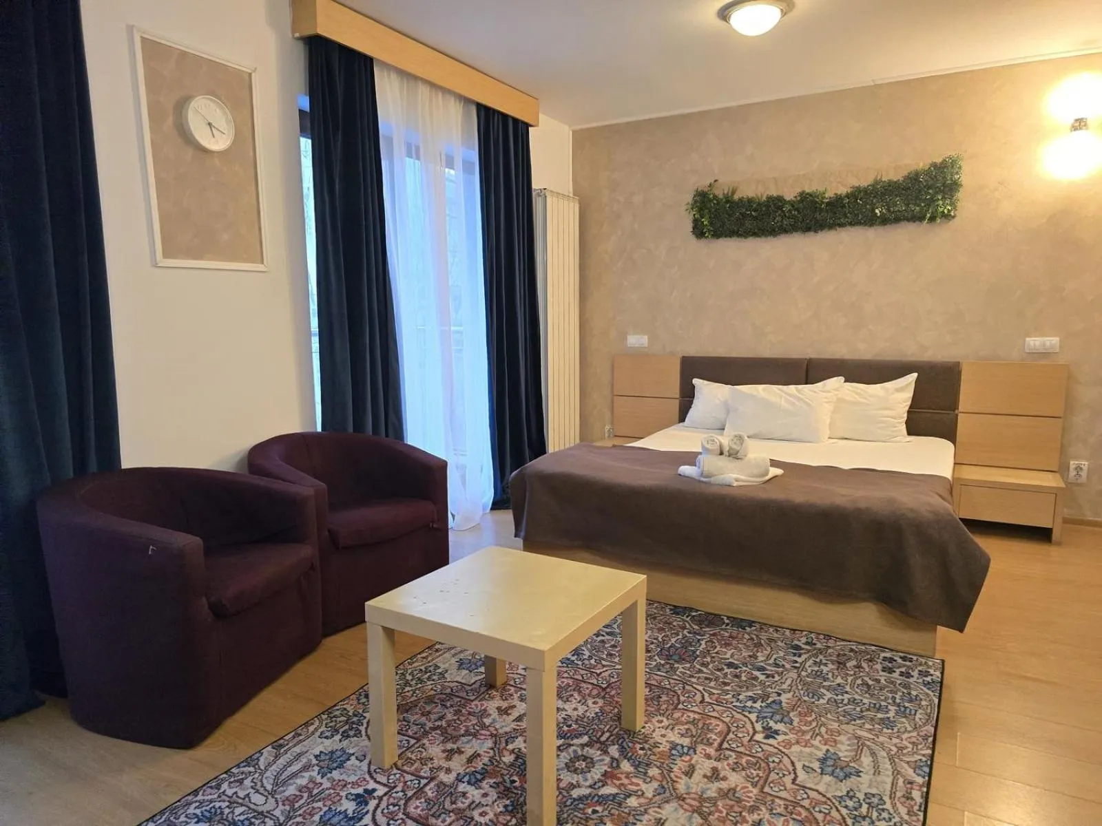 Living room, Bed in Decebal Residence Apartments