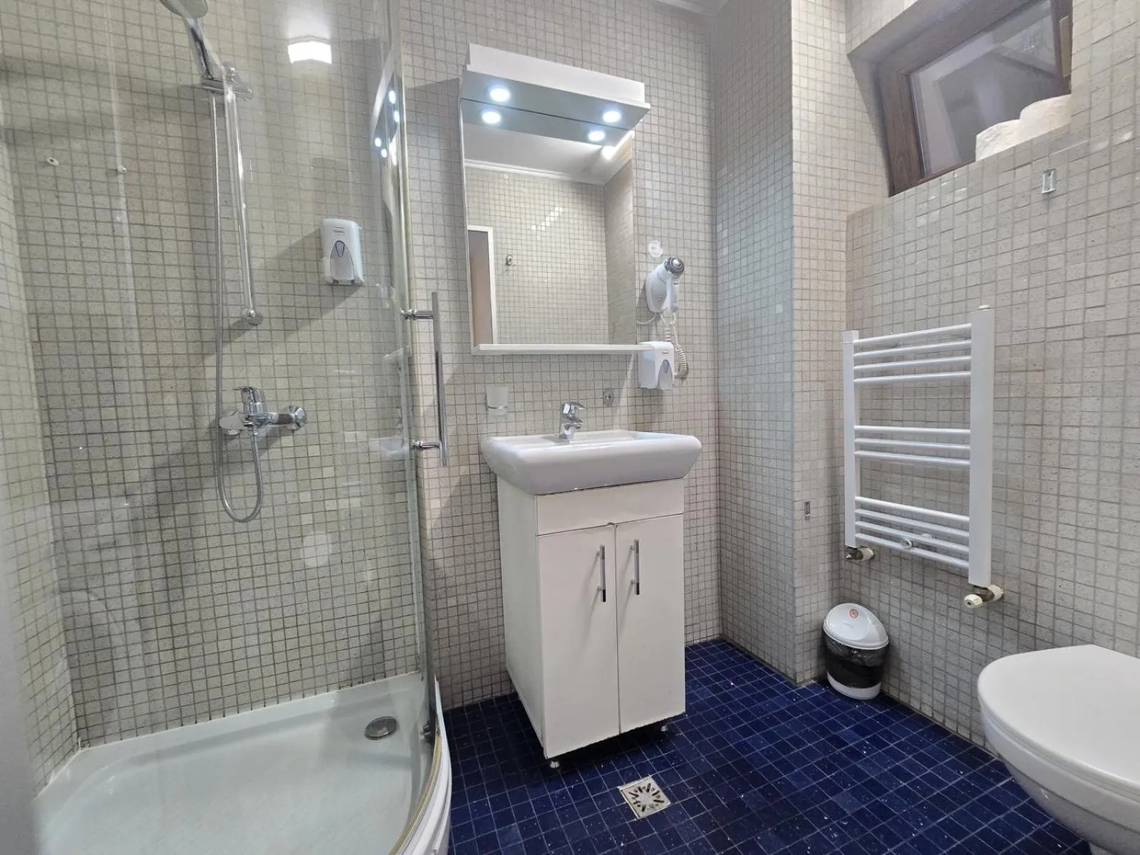 Shower in Decebal Residence Apartments