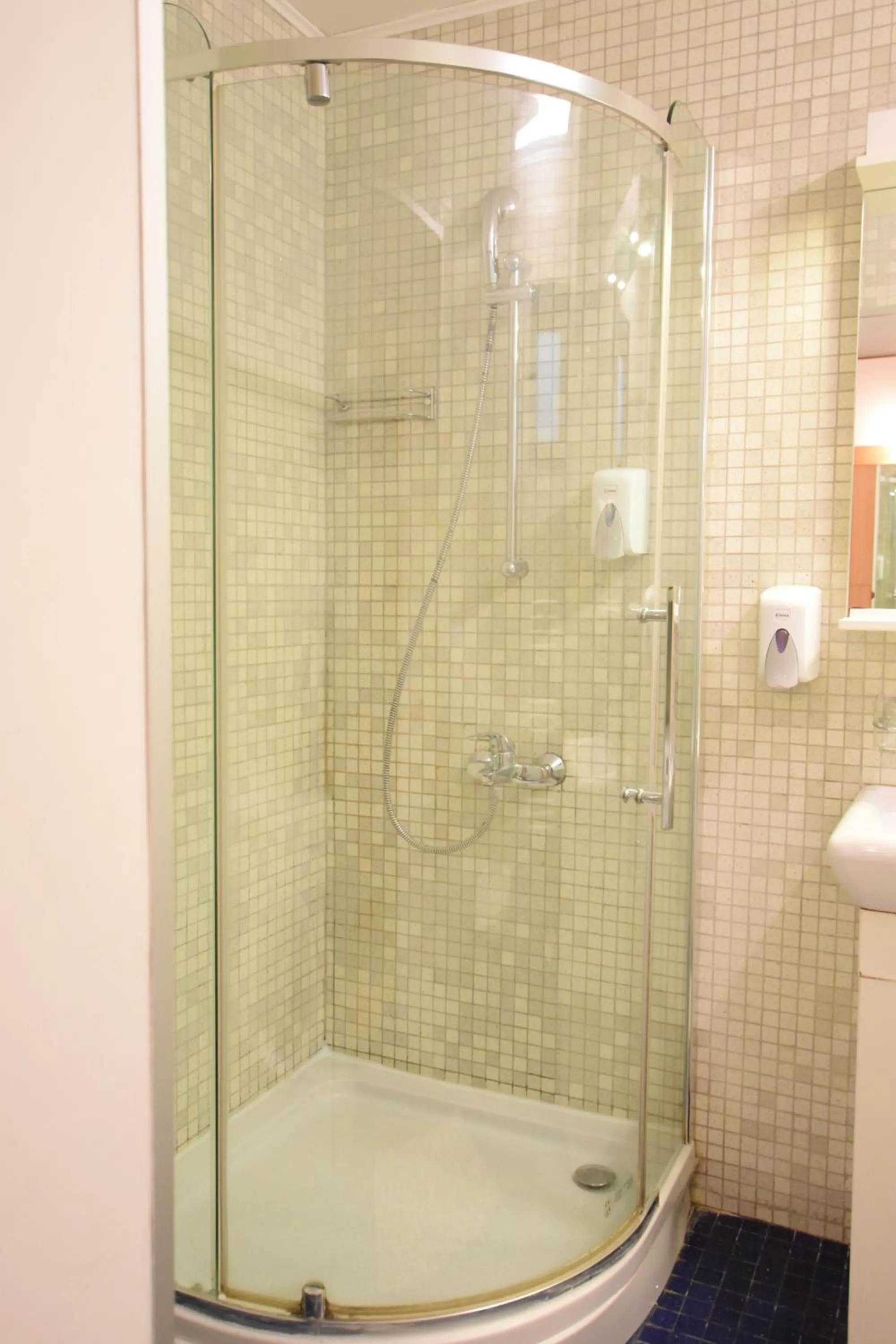Bathroom in Decebal Residence Apartments