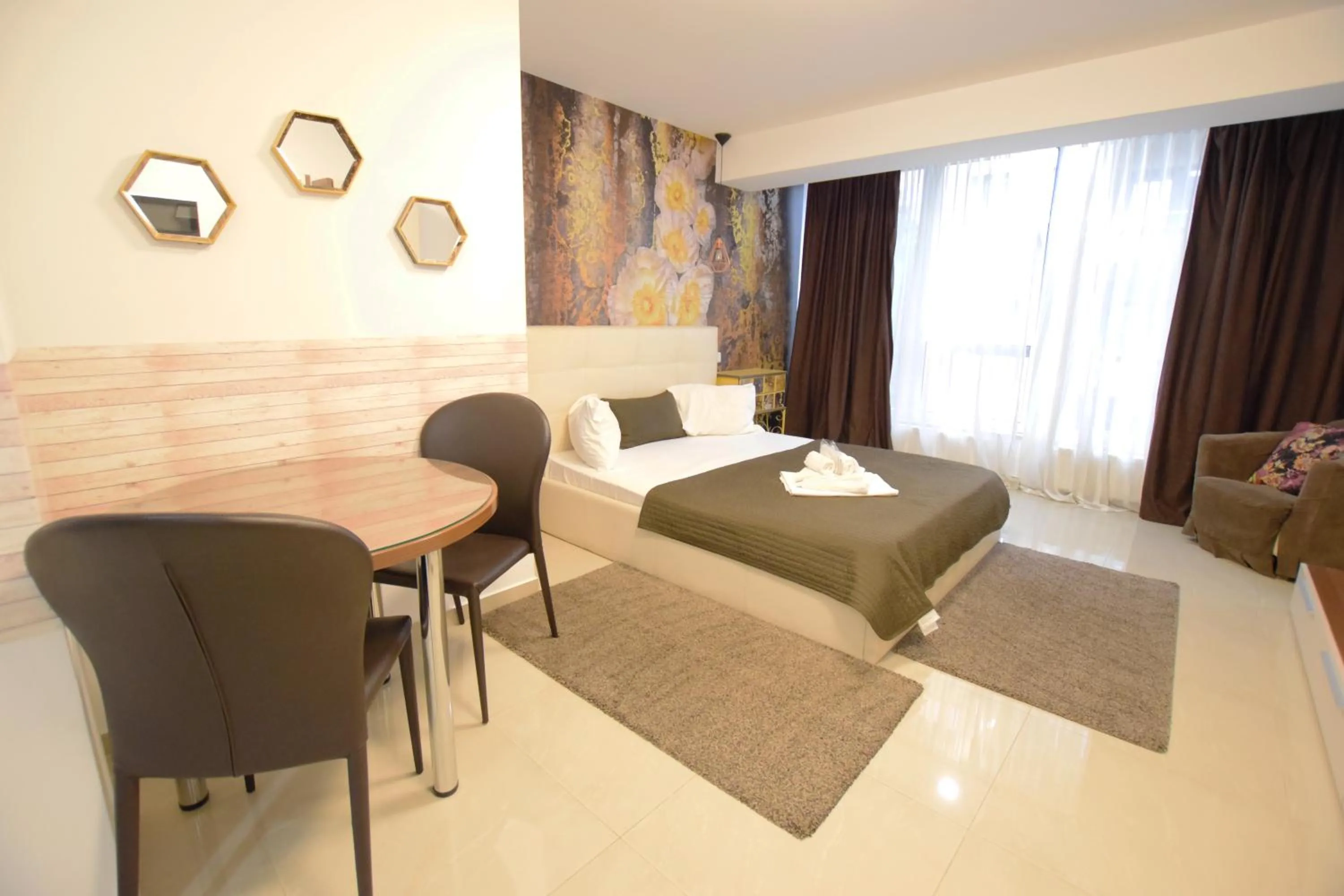 Photo of the whole room, Bed in Decebal Residence Apartments