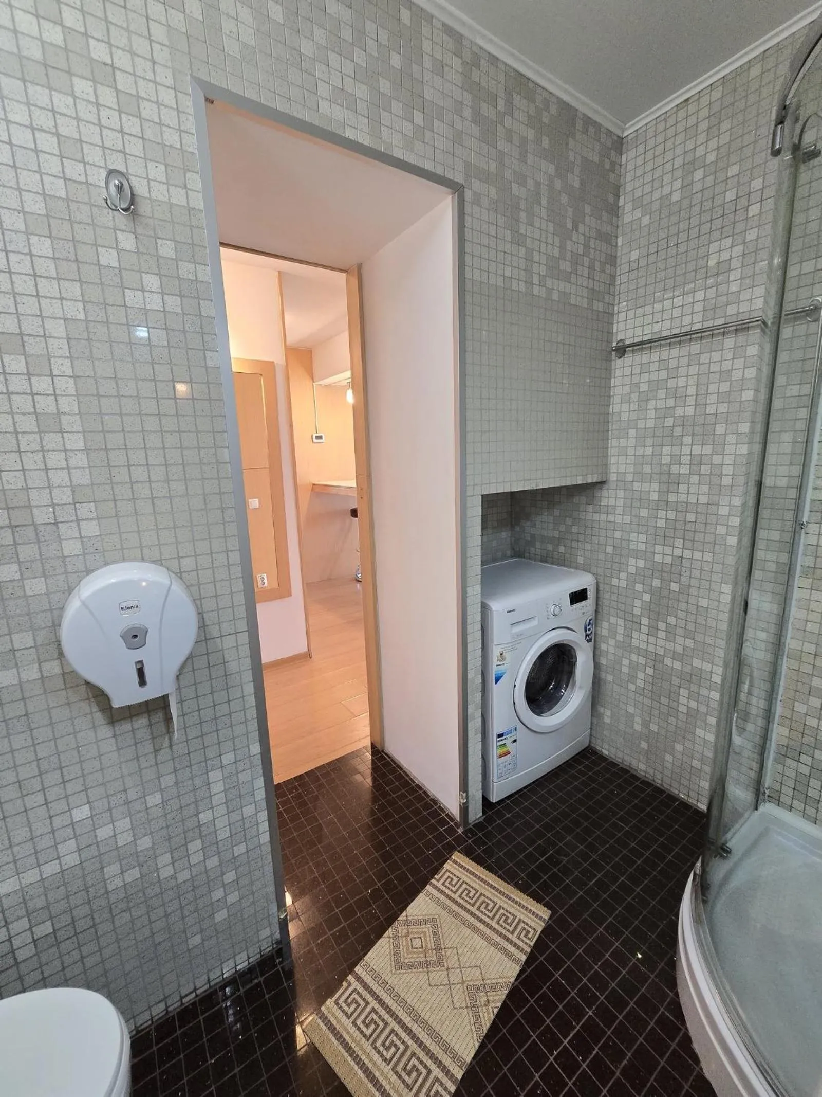 Toilet in Decebal Residence Apartments