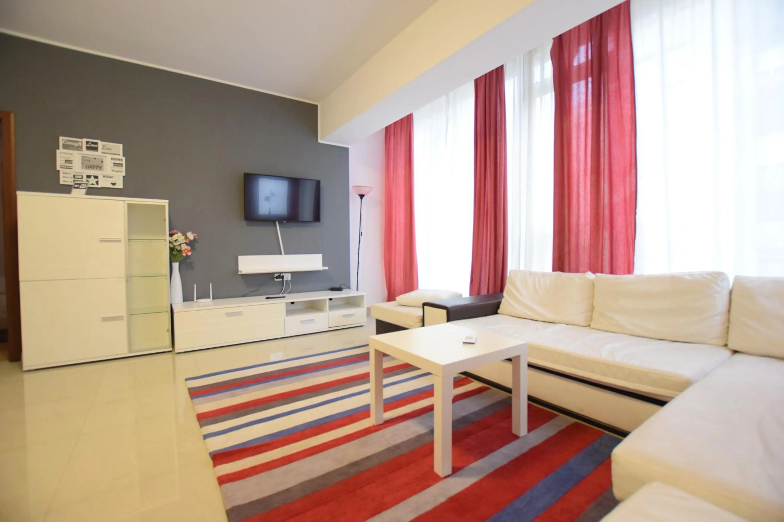 TV and multimedia in Decebal Residence Apartments