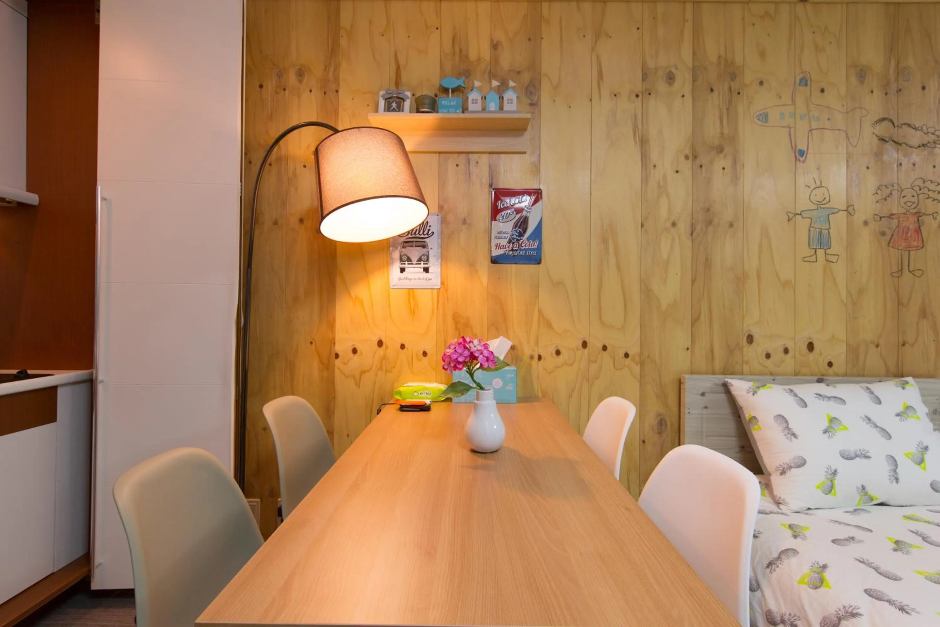 Food and drinks in Sam Stay Hongdae